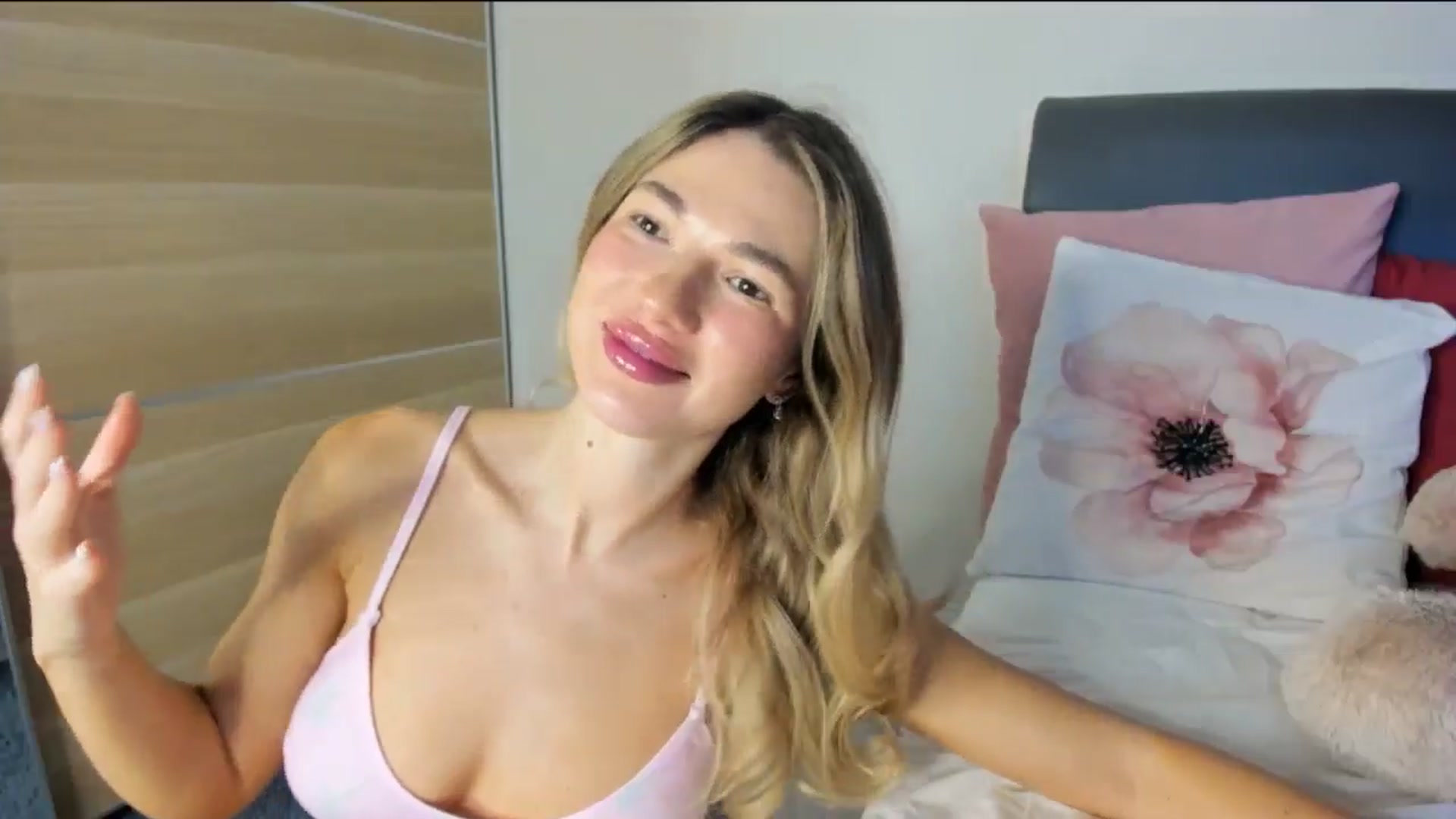 Gallery image thumbnail from Dariadely's myfreecams stream on, 11/11/2025, 09:29 image 12 of 20