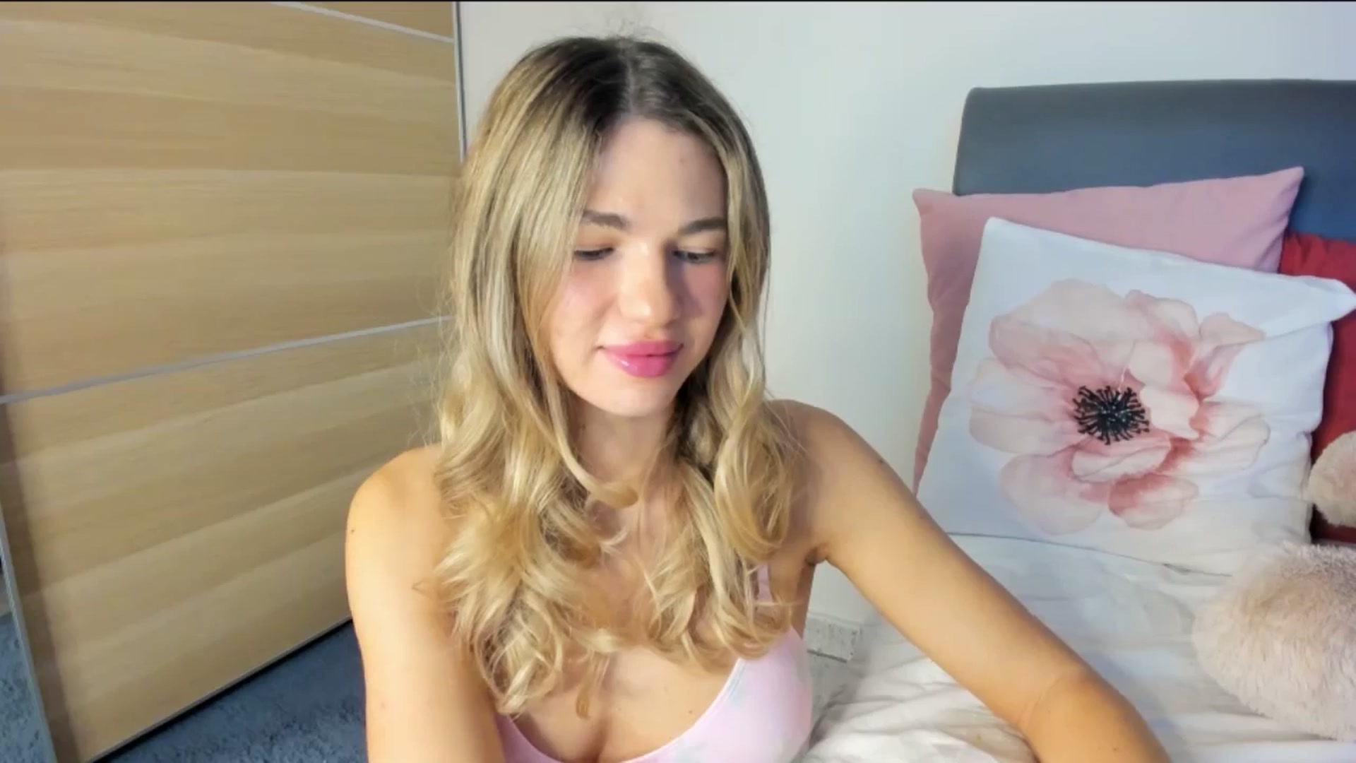 Gallery image thumbnail from Dariadely's myfreecams stream on, 11/11/2025, 09:29 image 10 of 20