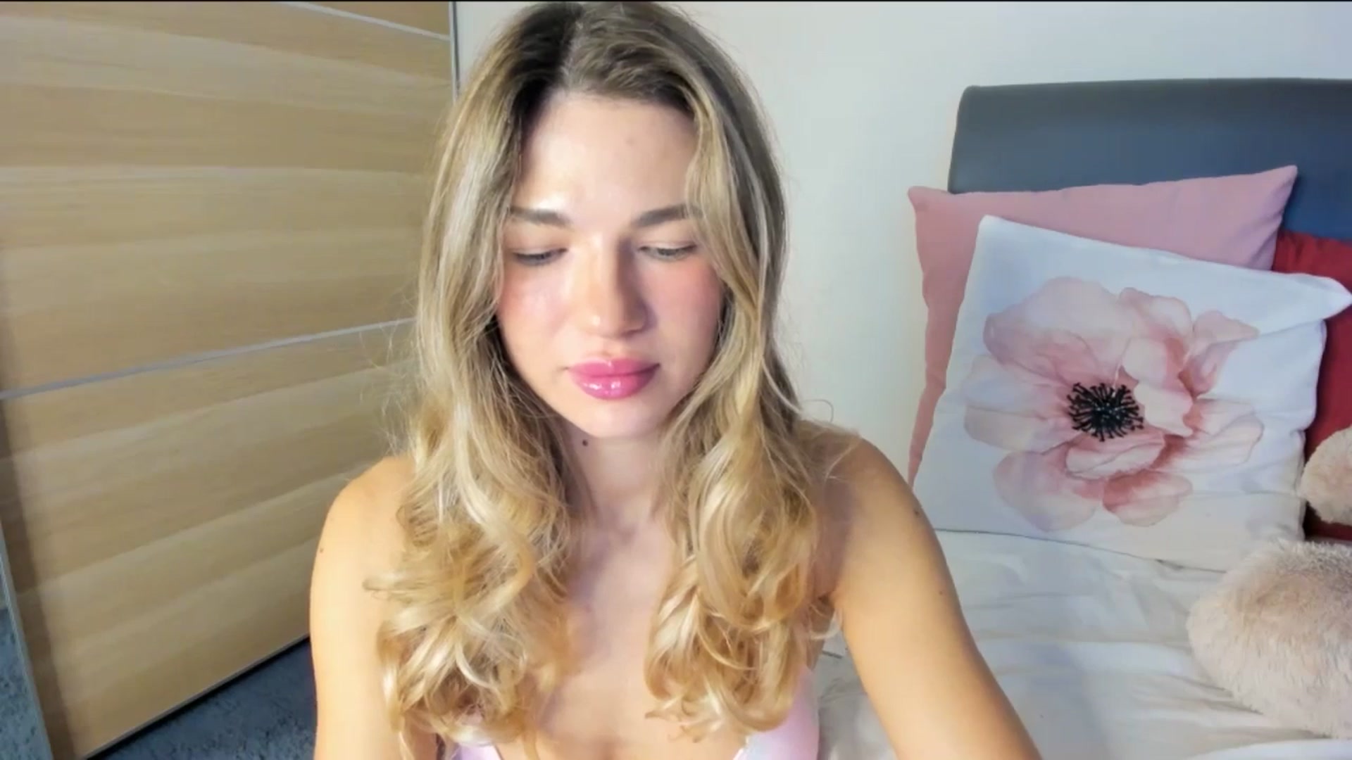 Gallery image thumbnail from Dariadely's myfreecams stream on, 11/11/2025, 09:29 image 18 of 20