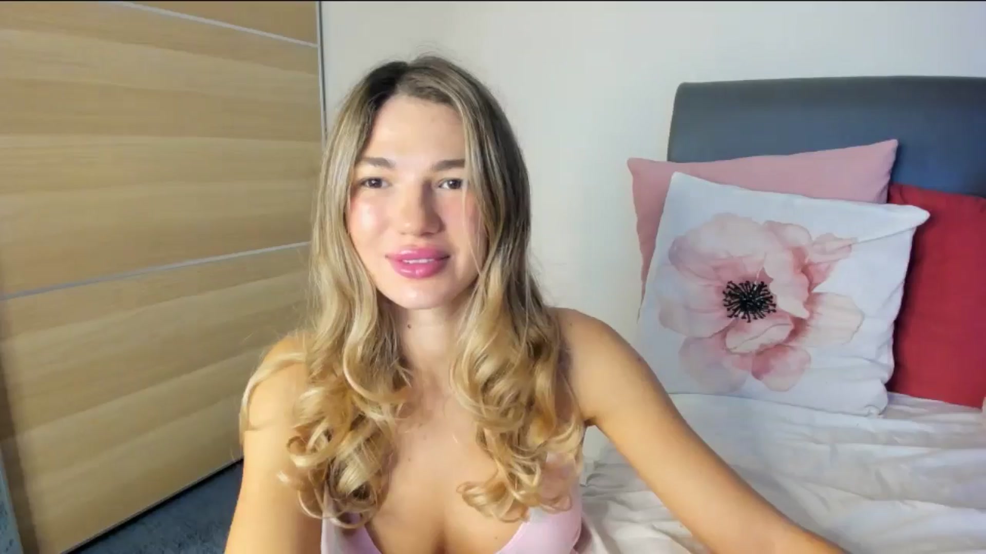Gallery image thumbnail from Dariadely's myfreecams stream on, 11/11/2025, 11:01 image 10 of 20