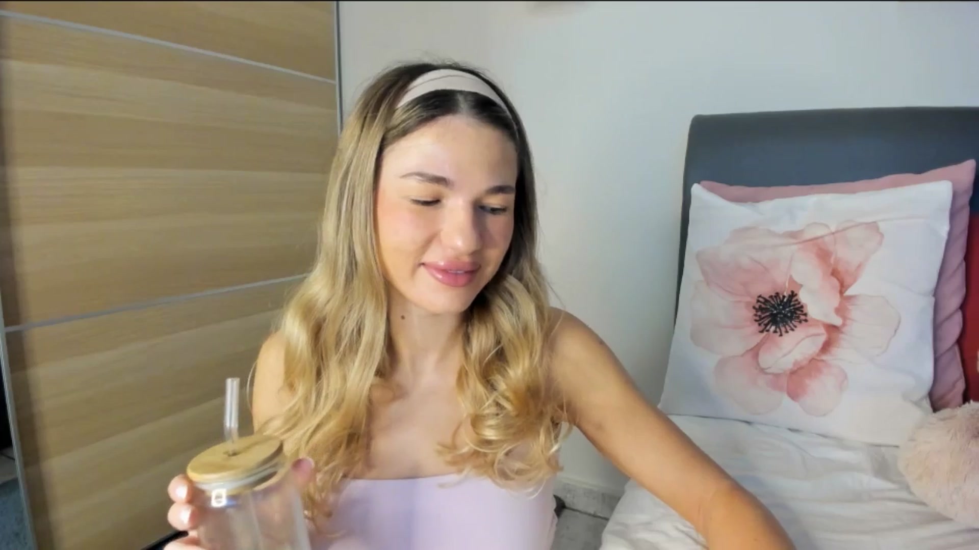 Gallery image thumbnail from Dariadely's myfreecams stream on, 11/12/2025, 07:40 image 14 of 20