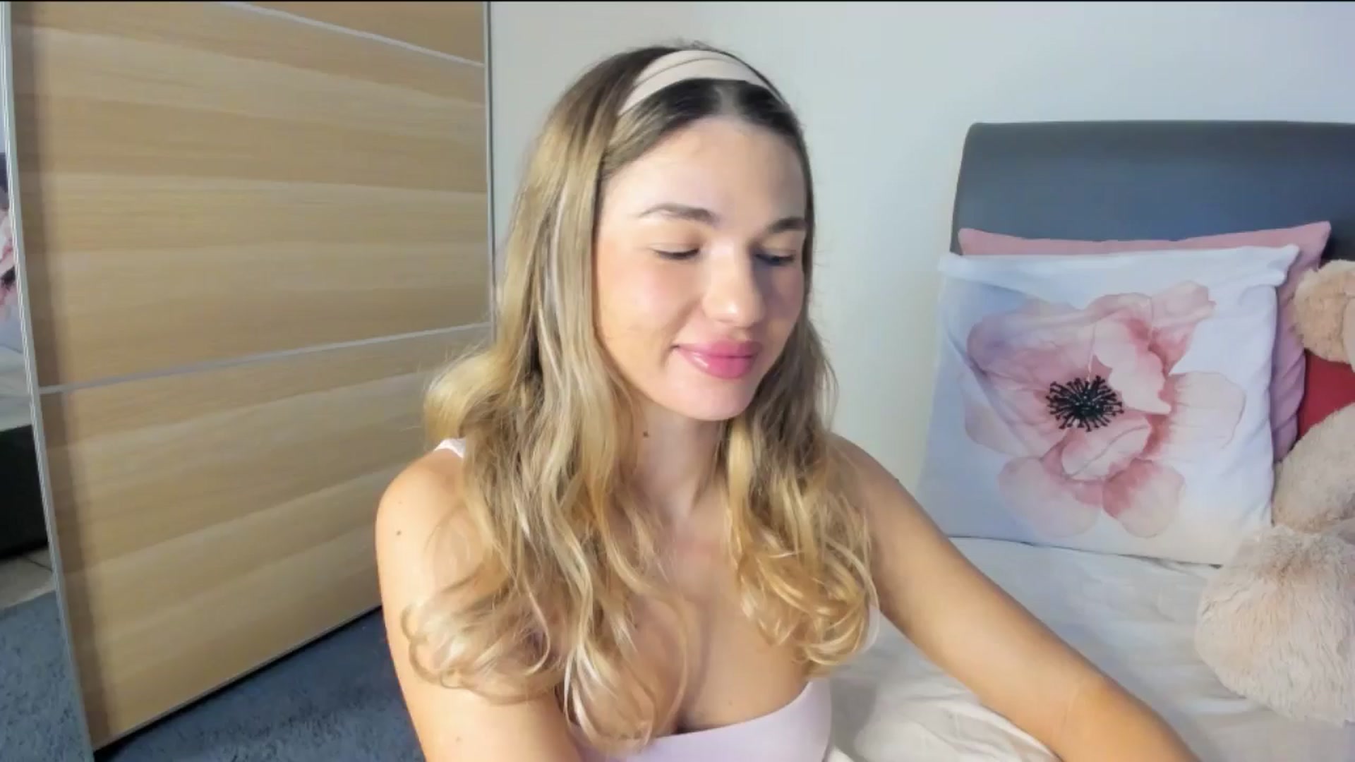 Gallery image thumbnail from Dariadely's myfreecams stream on, 11/12/2025, 08:37 image 16 of 20