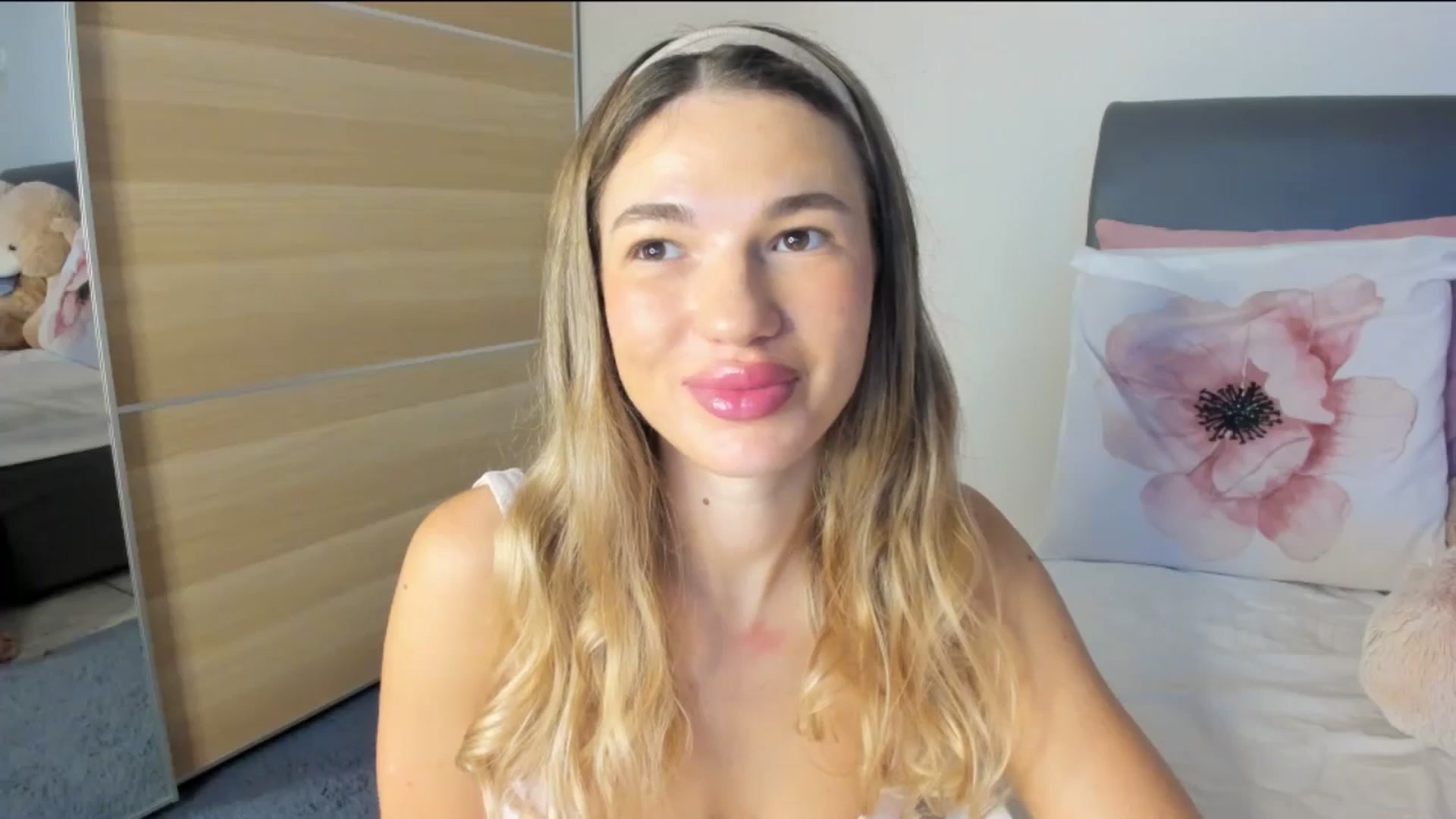 Gallery image thumbnail from Dariadely's myfreecams stream on, 11/12/2025, 08:37 image 6 of 20
