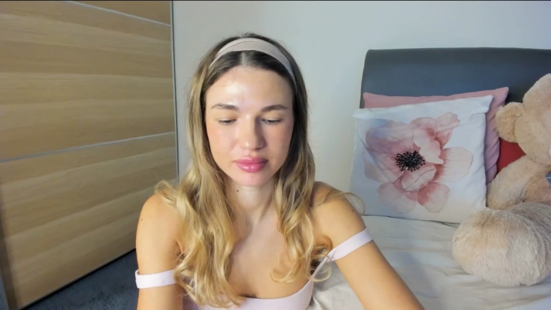 Gallery image thumbnail from Dariadely's myfreecams stream on, 11/12/2025, 09:30 image 18 of 20