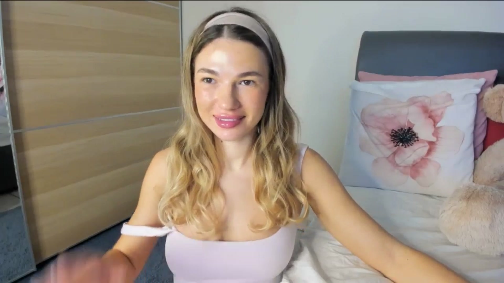 Gallery image thumbnail from Dariadely's myfreecams stream on, 11/12/2025, 09:30 image 5 of 20