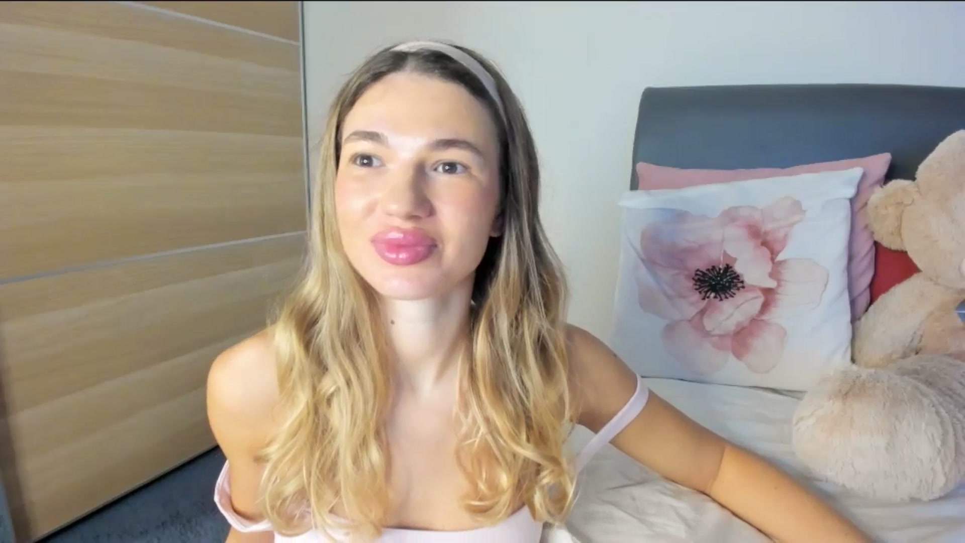 Gallery image thumbnail from Dariadely's myfreecams stream on, 11/12/2025, 09:30 image 14 of 20