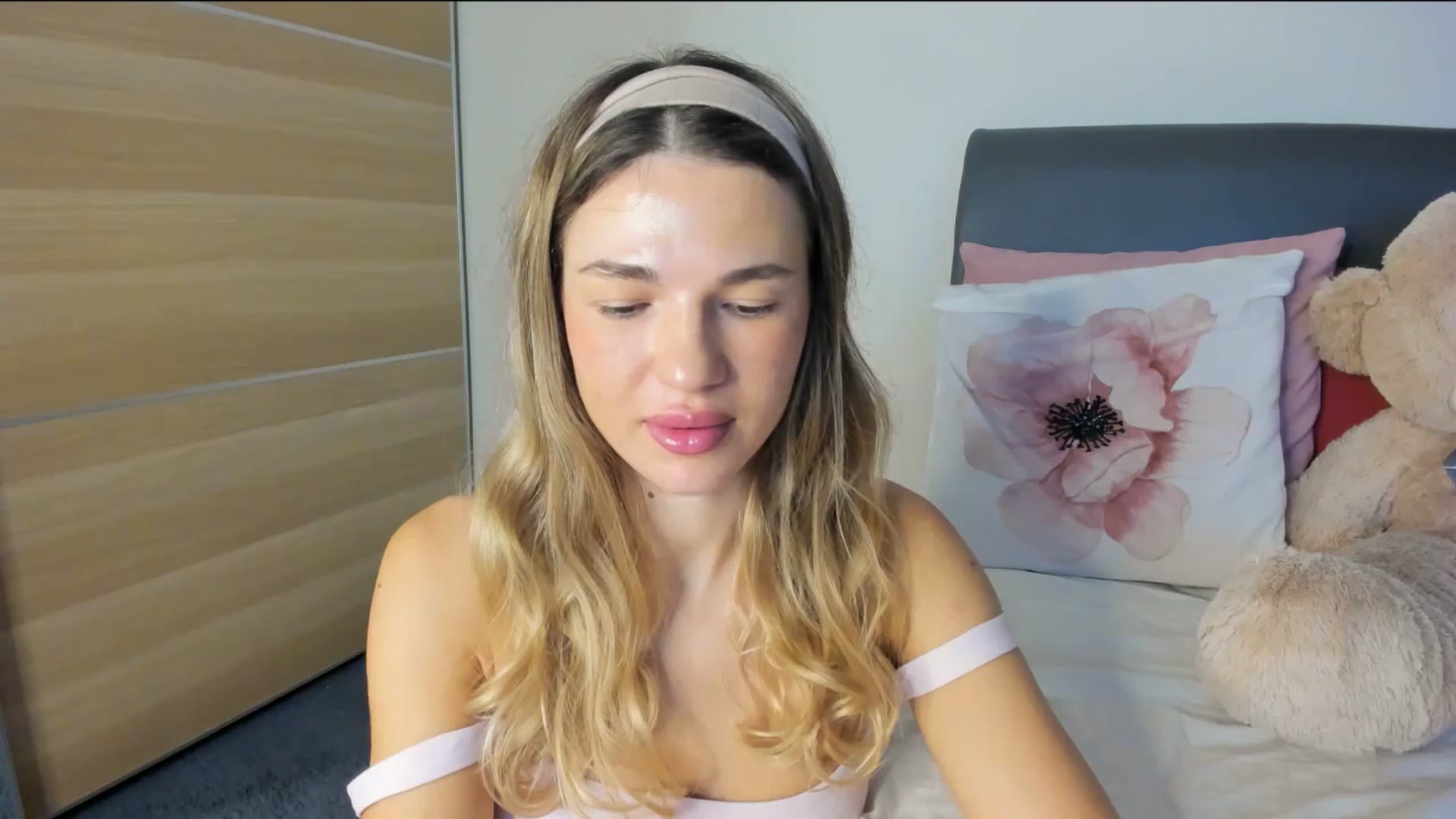 Gallery image thumbnail from Dariadely's myfreecams stream on, 11/12/2025, 09:30 image 15 of 20