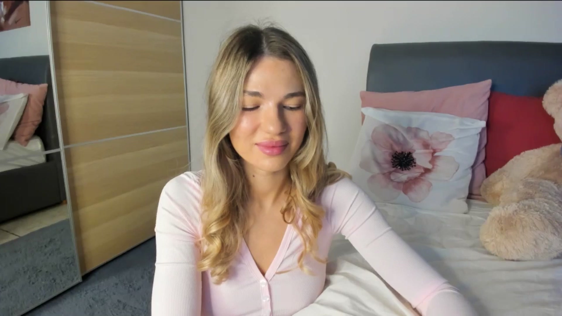 Gallery image thumbnail from Dariadely's myfreecams stream on, 11/13/2025, 09:28 image 3 of 20
