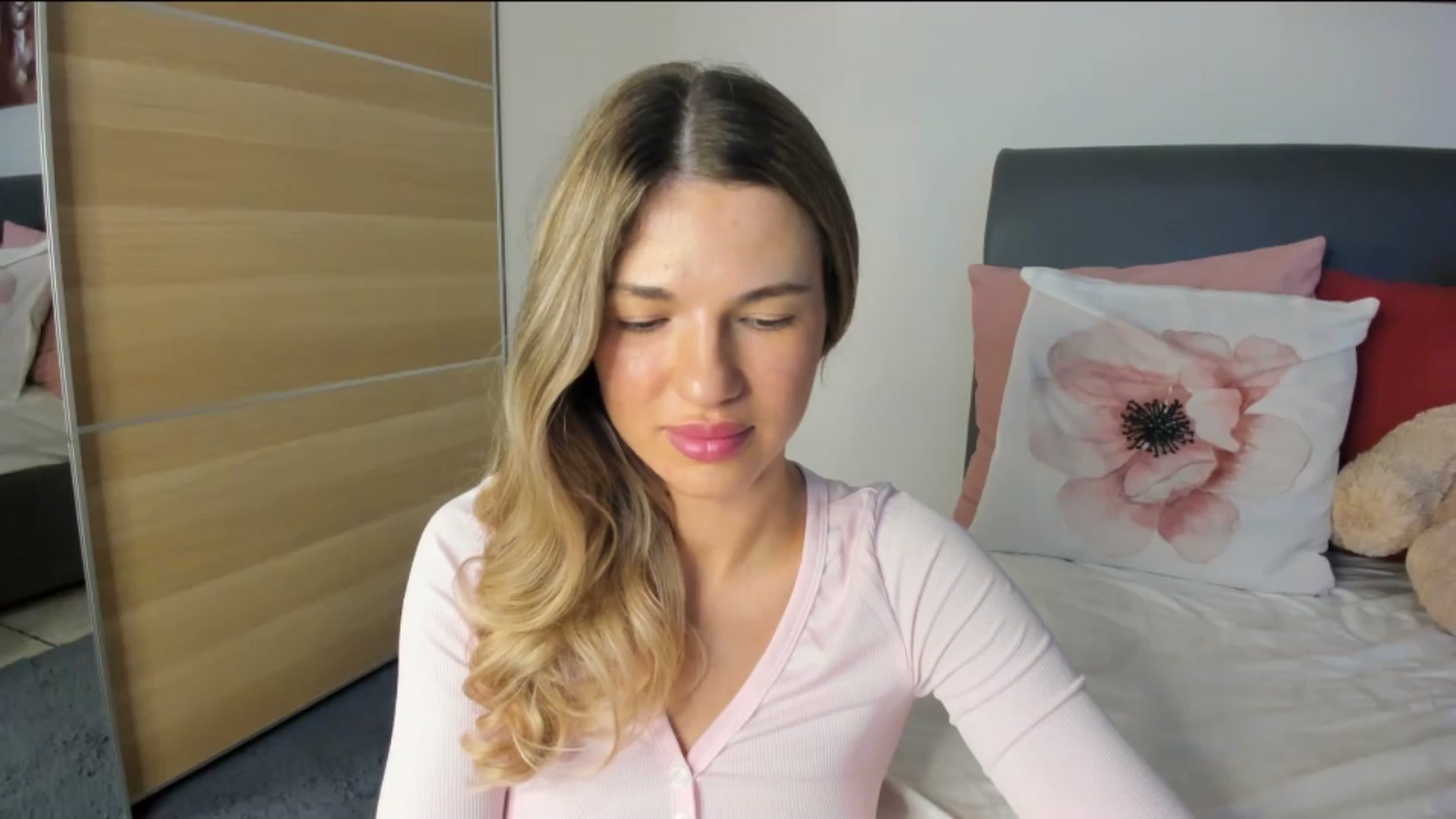 Gallery image thumbnail from Dariadely's myfreecams stream on, 11/13/2025, 12:27 image 17 of 20