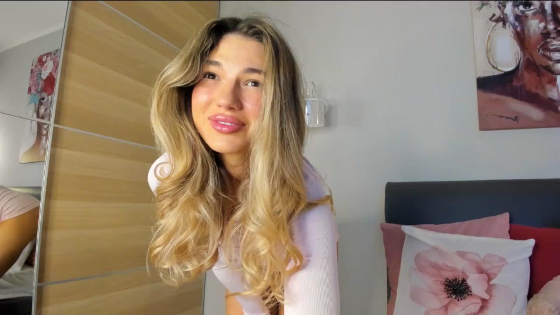 Gallery image thumbnail from Dariadely's myfreecams stream on, 11/13/2025, 18:51 image 12 of 20