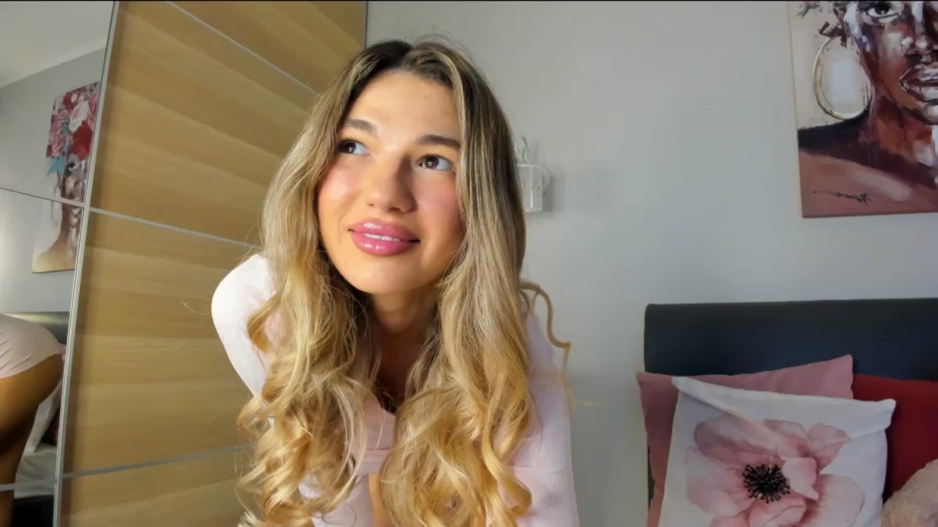 Gallery image thumbnail from Dariadely's myfreecams stream on, 11/13/2025, 18:51 image 5 of 20