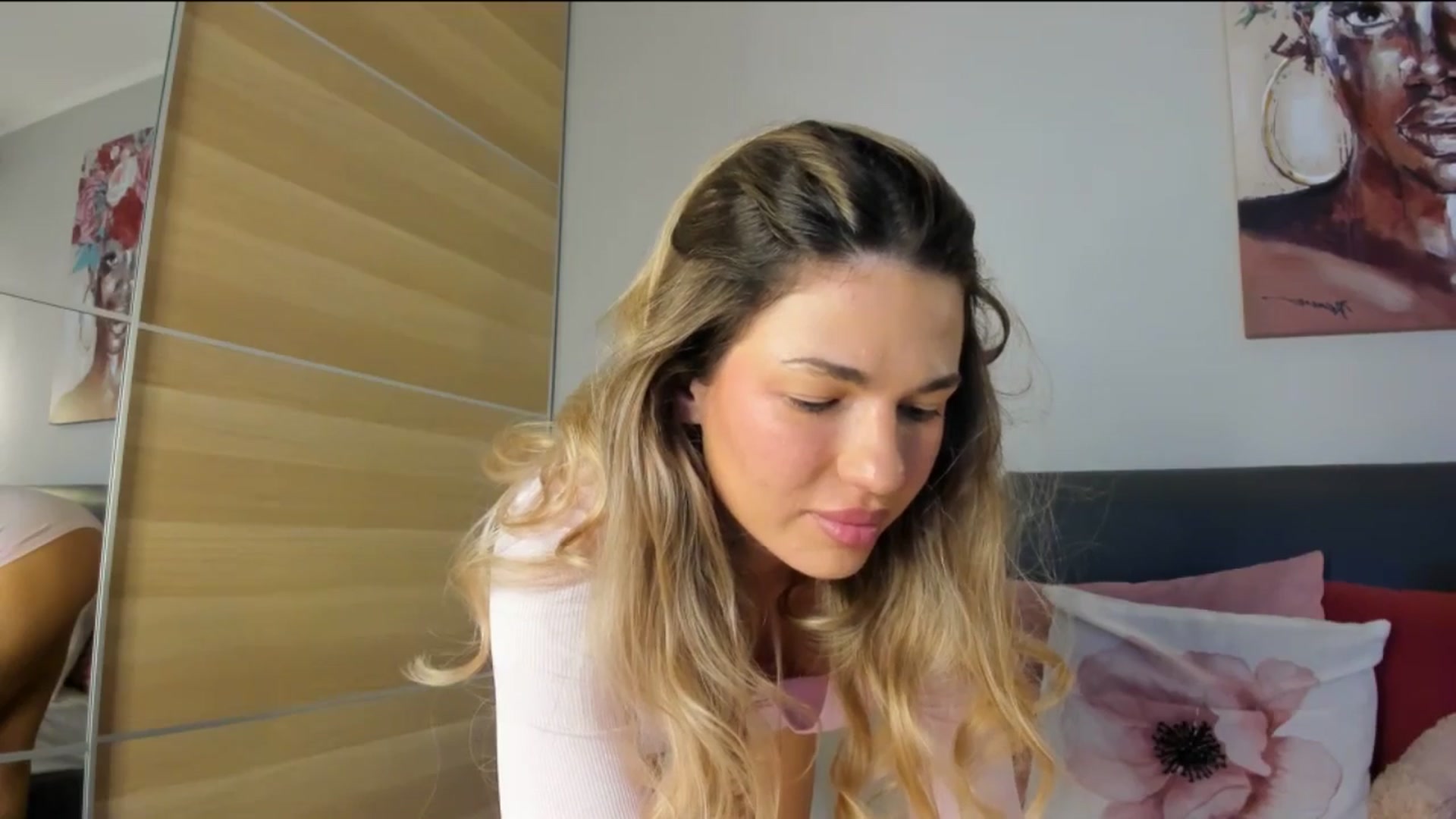 Gallery image thumbnail from Dariadely's myfreecams stream on, 11/13/2025, 18:51 image 7 of 20