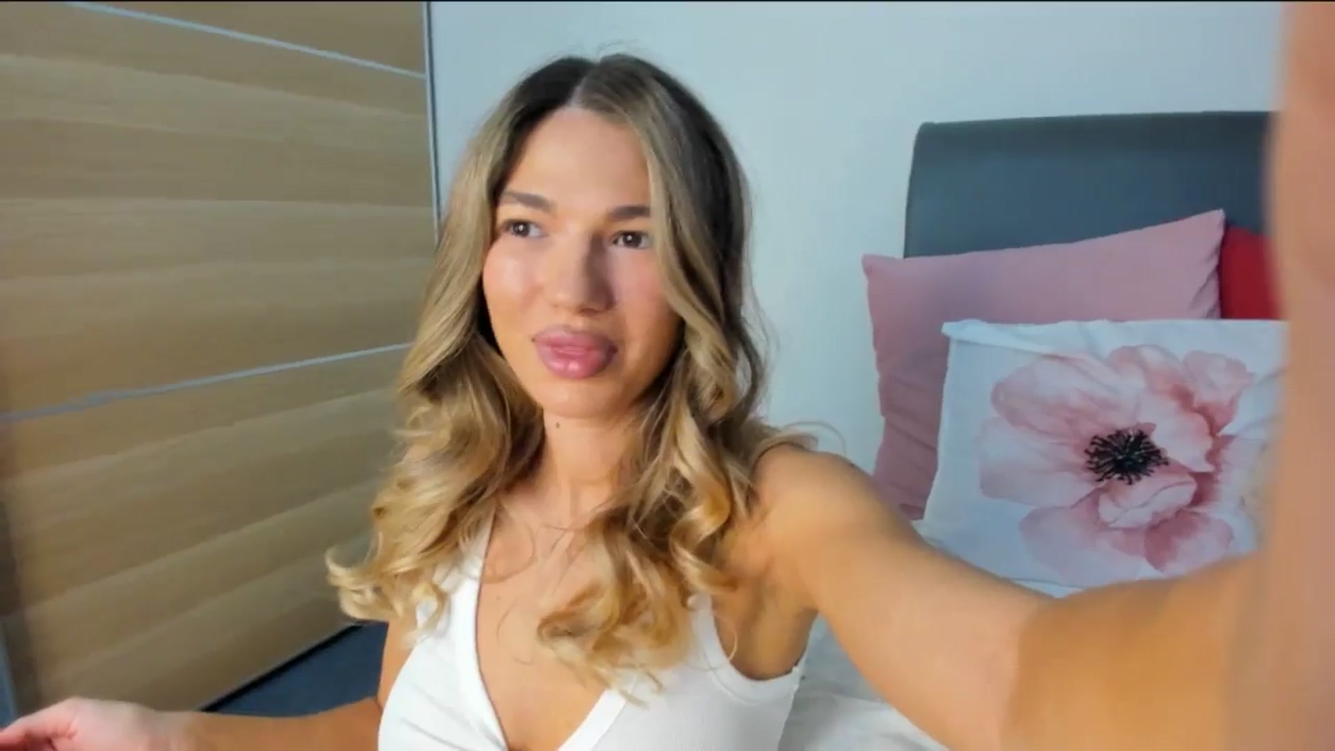 Gallery image thumbnail from Dariadely's myfreecams stream on, 11/14/2025, 18:42 image 5 of 20