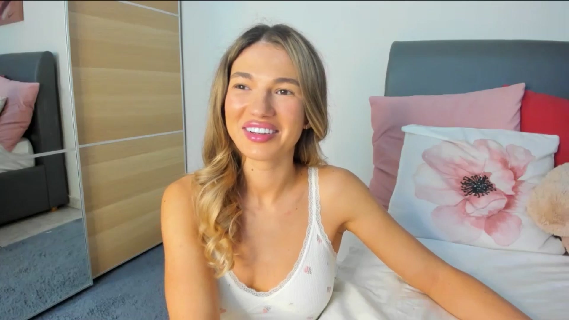 Gallery image thumbnail from Dariadely's myfreecams stream on, 11/14/2025, 20:29 image 20 of 20