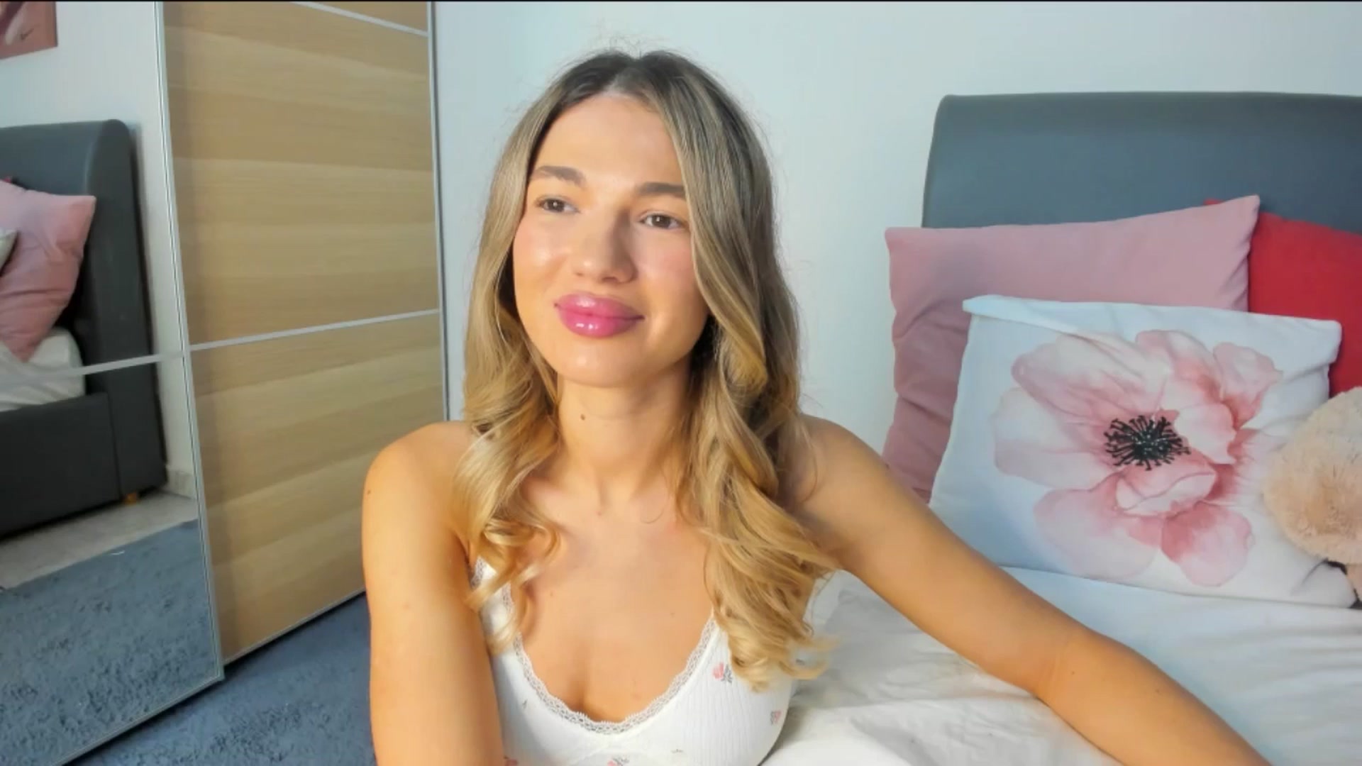 Gallery image thumbnail from Dariadely's myfreecams stream on, 11/14/2025, 20:29 image 16 of 20