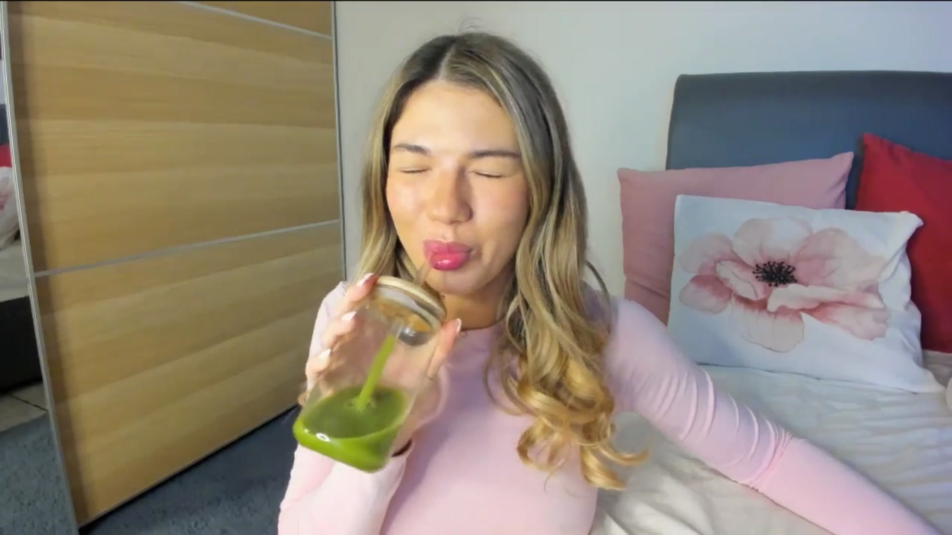 Gallery image thumbnail from Dariadely's myfreecams stream on, 11/16/2025, 08:33 image 7 of 20