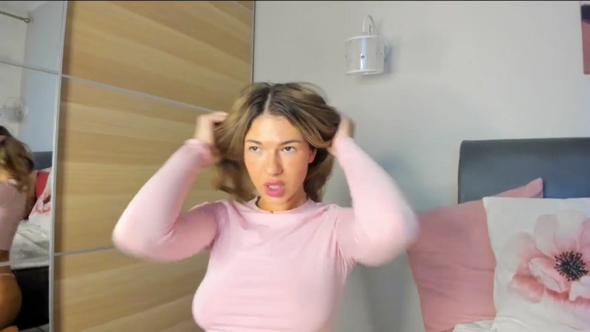 Gallery image thumbnail from Dariadely's myfreecams stream on, 11/16/2025, 13:39 image 11 of 20