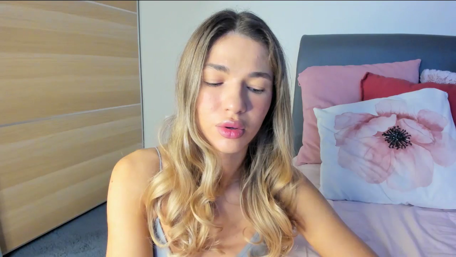 Gallery image thumbnail from Dariadely's myfreecams stream on, 11/19/2025, 09:32 image 19 of 20