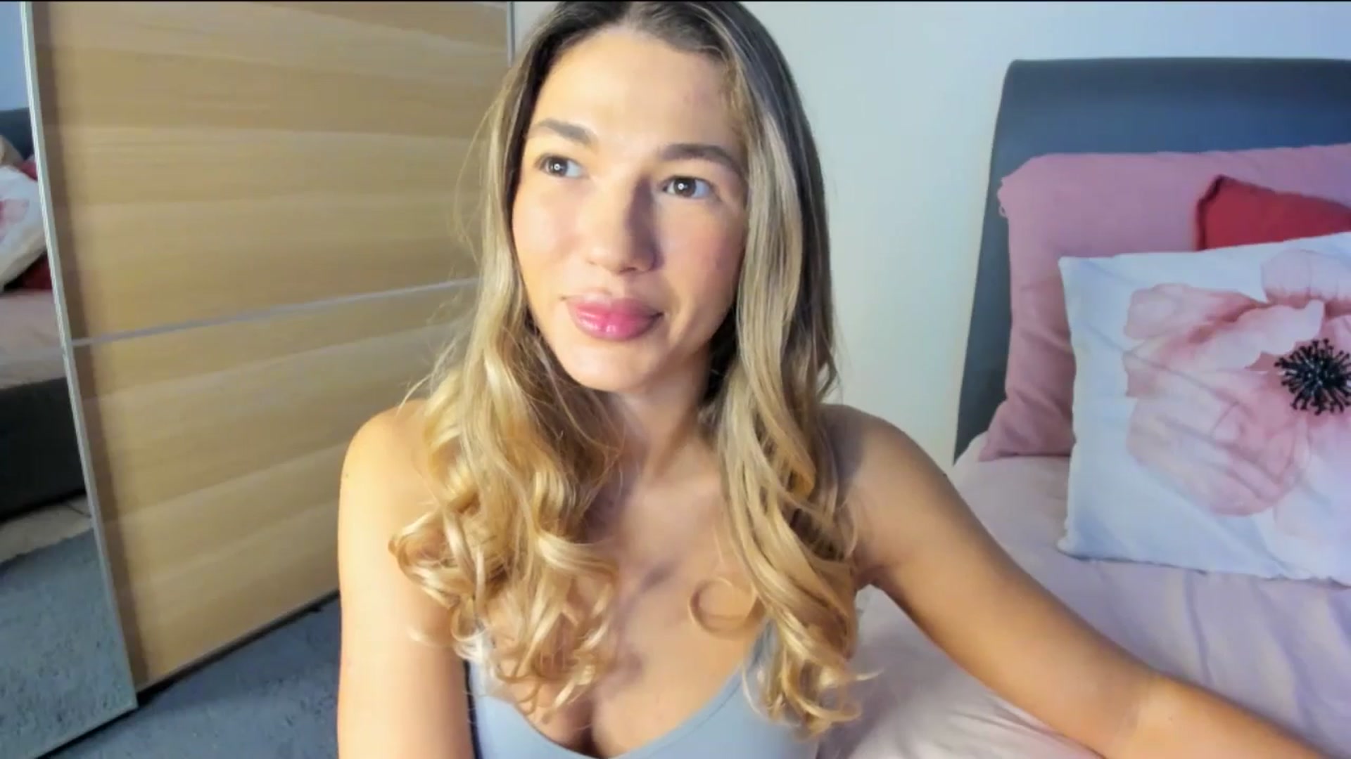 Gallery image thumbnail from Dariadely's myfreecams stream on, 11/19/2025, 09:32 image 8 of 20