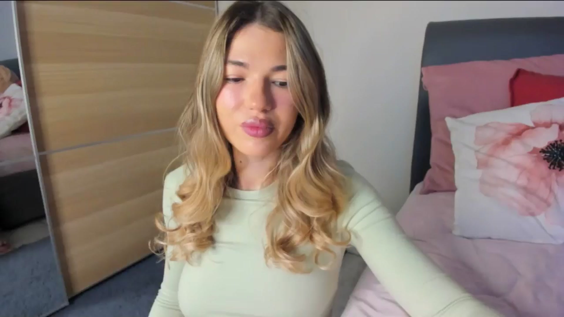 Gallery image thumbnail from Dariadely's myfreecams stream on, 11/20/2025, 07:49 image 20 of 20