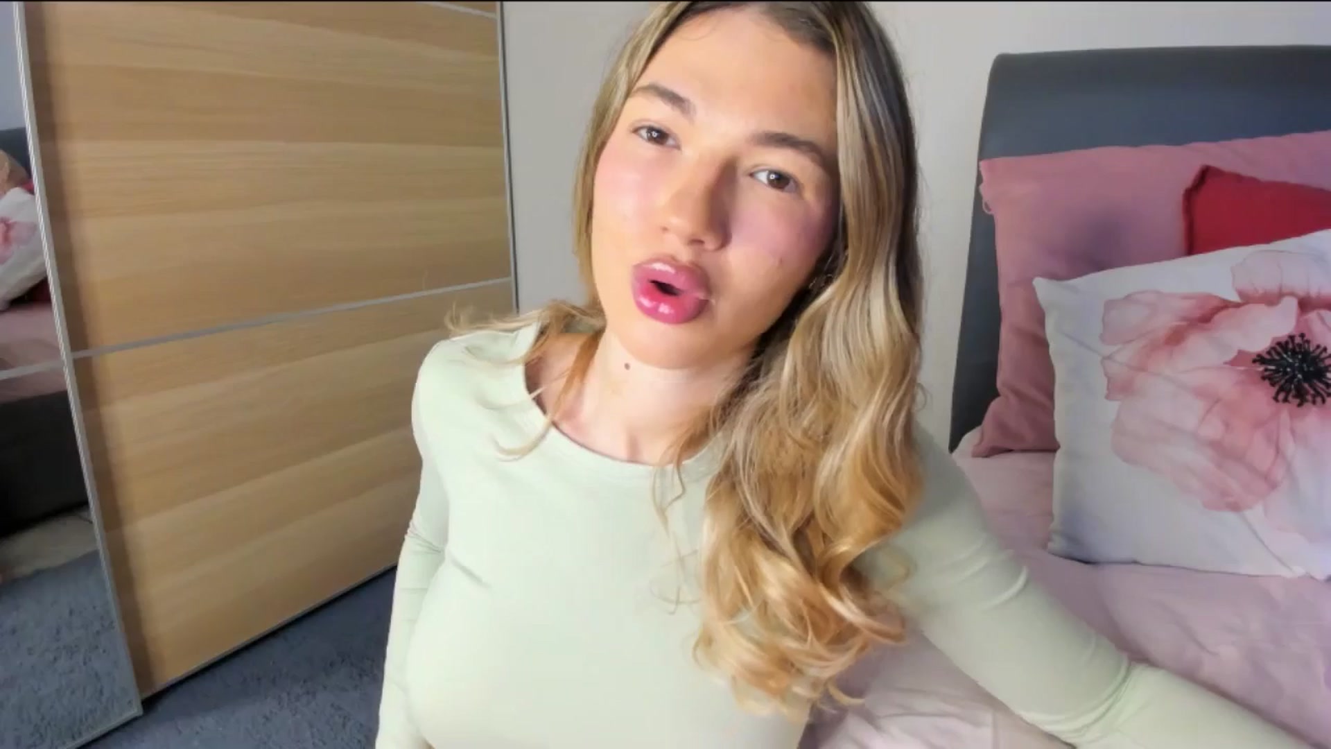Gallery image thumbnail from Dariadely's myfreecams stream on, 11/20/2025, 08:32 image 11 of 20