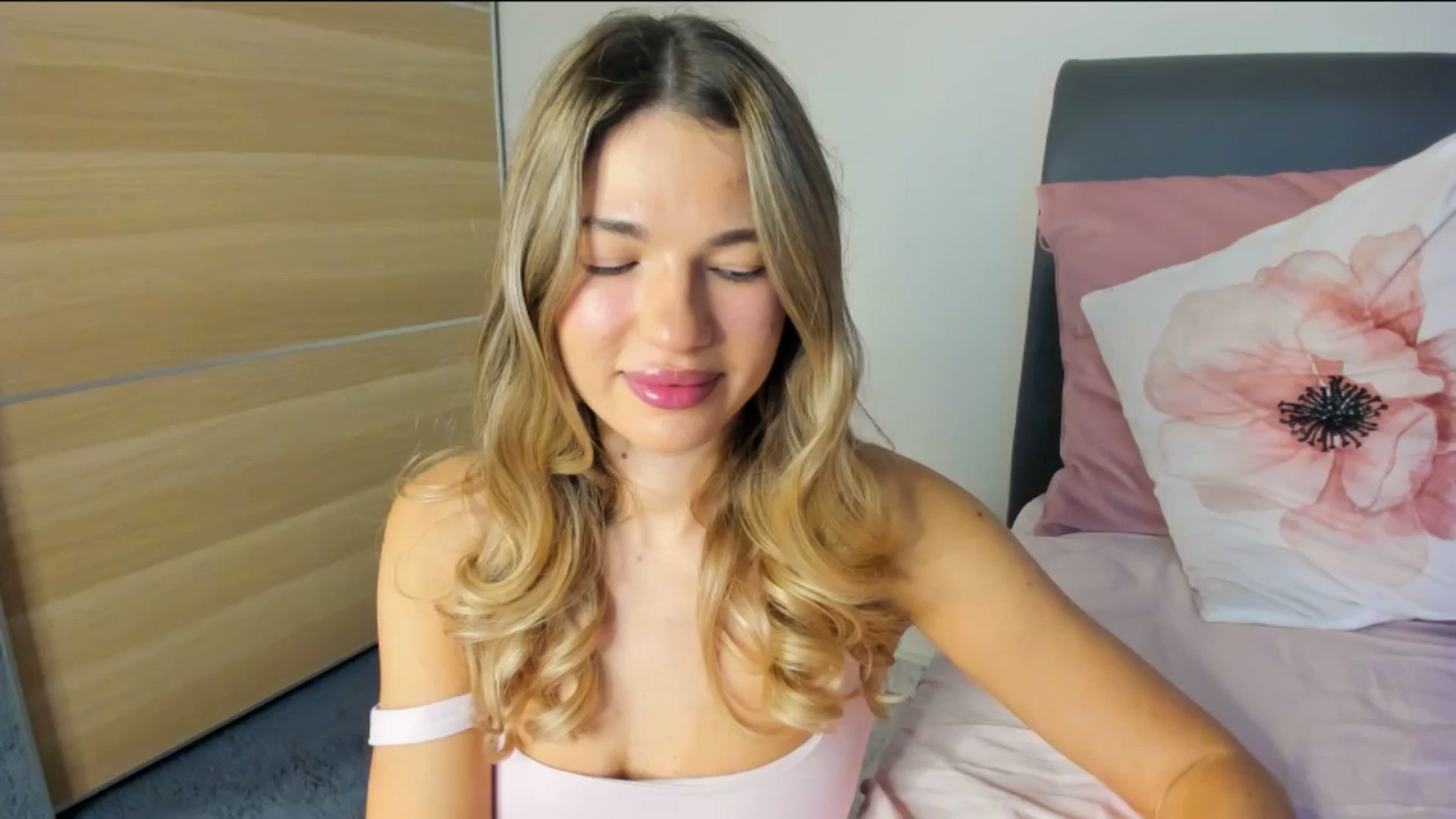Gallery image thumbnail from Dariadely's myfreecams stream on, 11/20/2025, 10:07 image 8 of 20