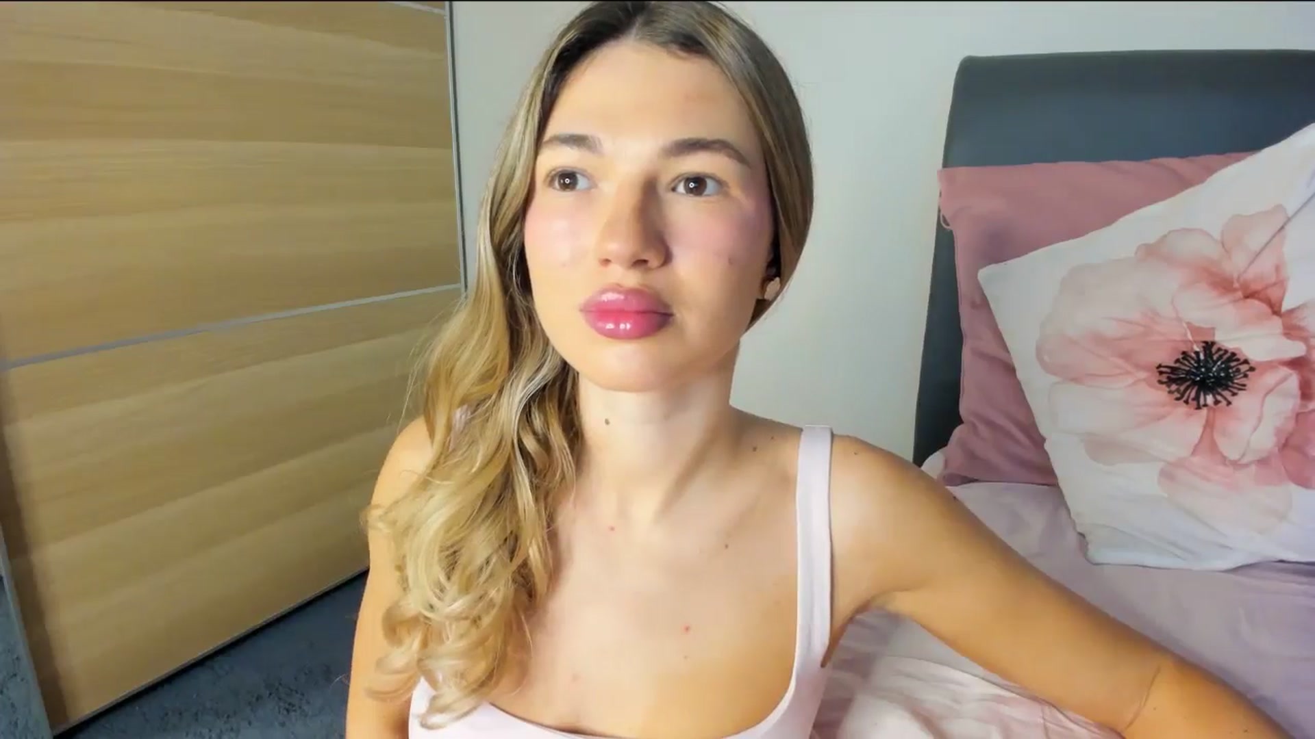 Gallery image thumbnail from Dariadely's myfreecams stream on, 11/20/2025, 10:07 image 7 of 20