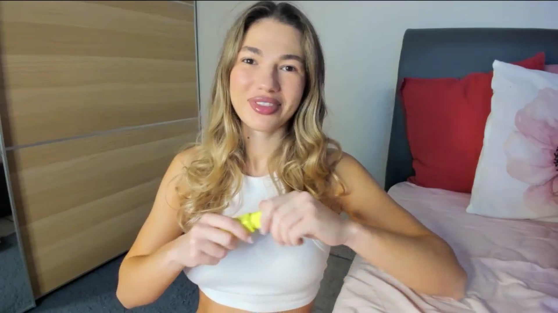 Gallery image thumbnail from Dariadely's myfreecams stream on, 11/21/2025, 07:19 image 3 of 20