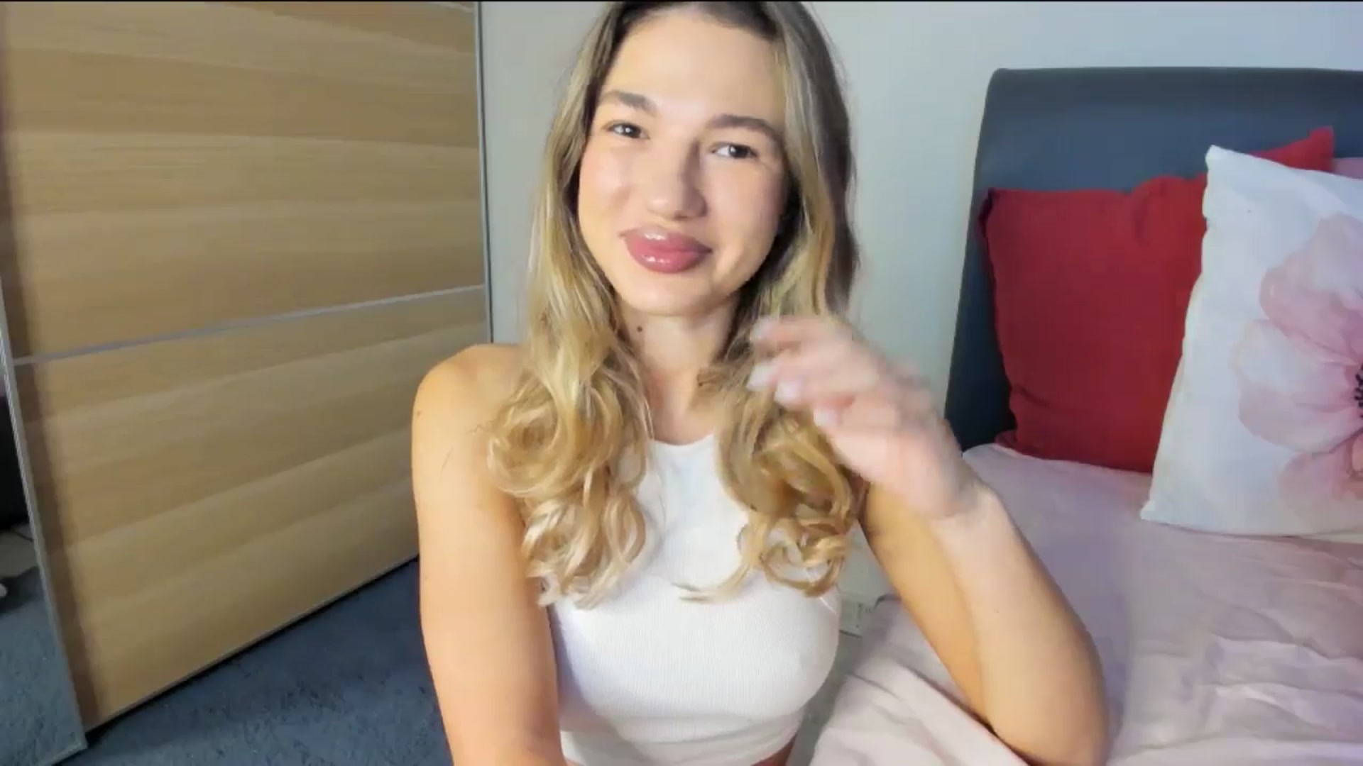 Gallery image thumbnail from Dariadely's myfreecams stream on, 11/21/2025, 07:19 image 13 of 20