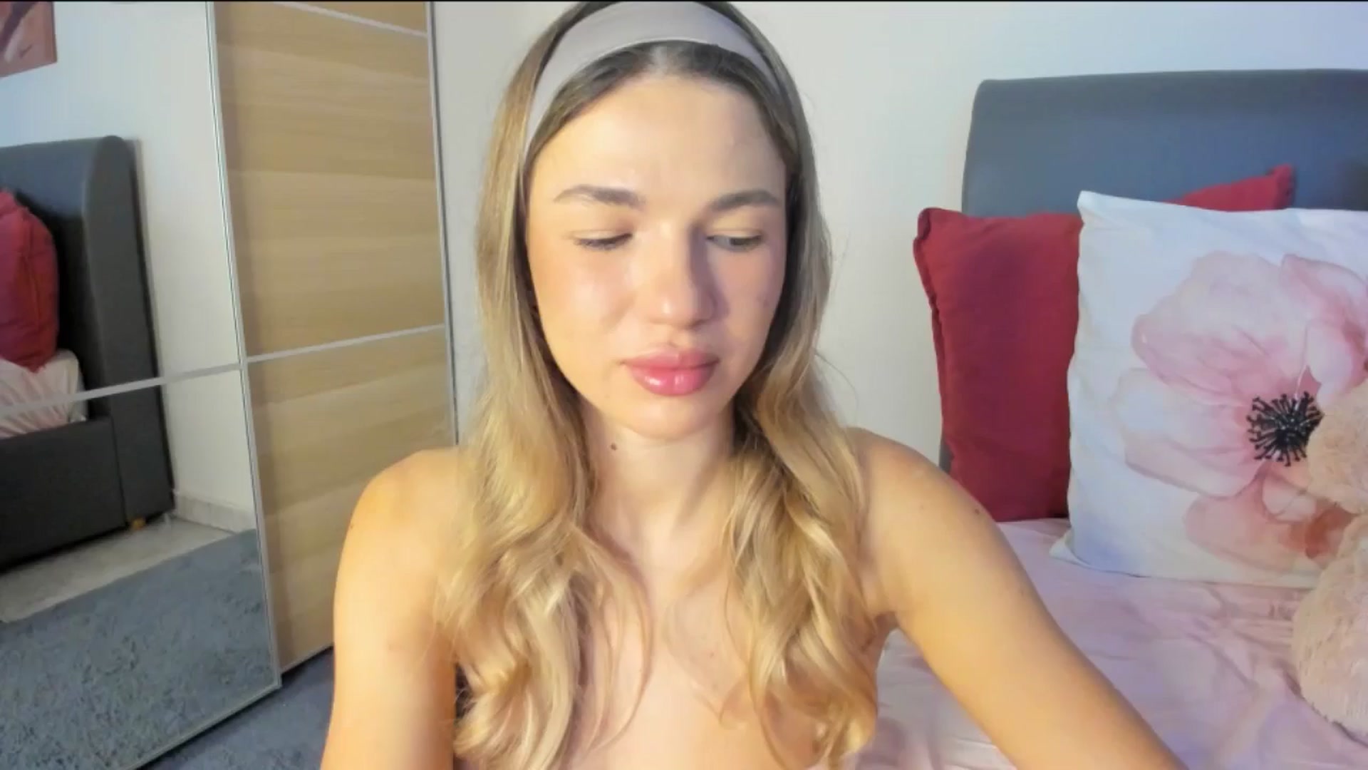 Gallery image thumbnail from Dariadely's myfreecams stream on, 11/22/2025, 08:22 image 1 of 20