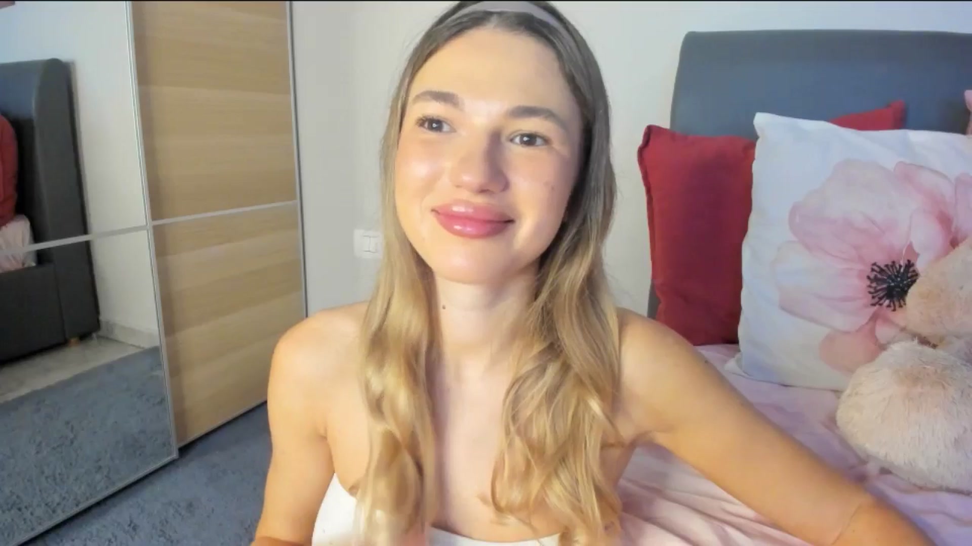 Gallery image thumbnail from Dariadely's myfreecams stream on, 11/22/2025, 08:22 image 15 of 20