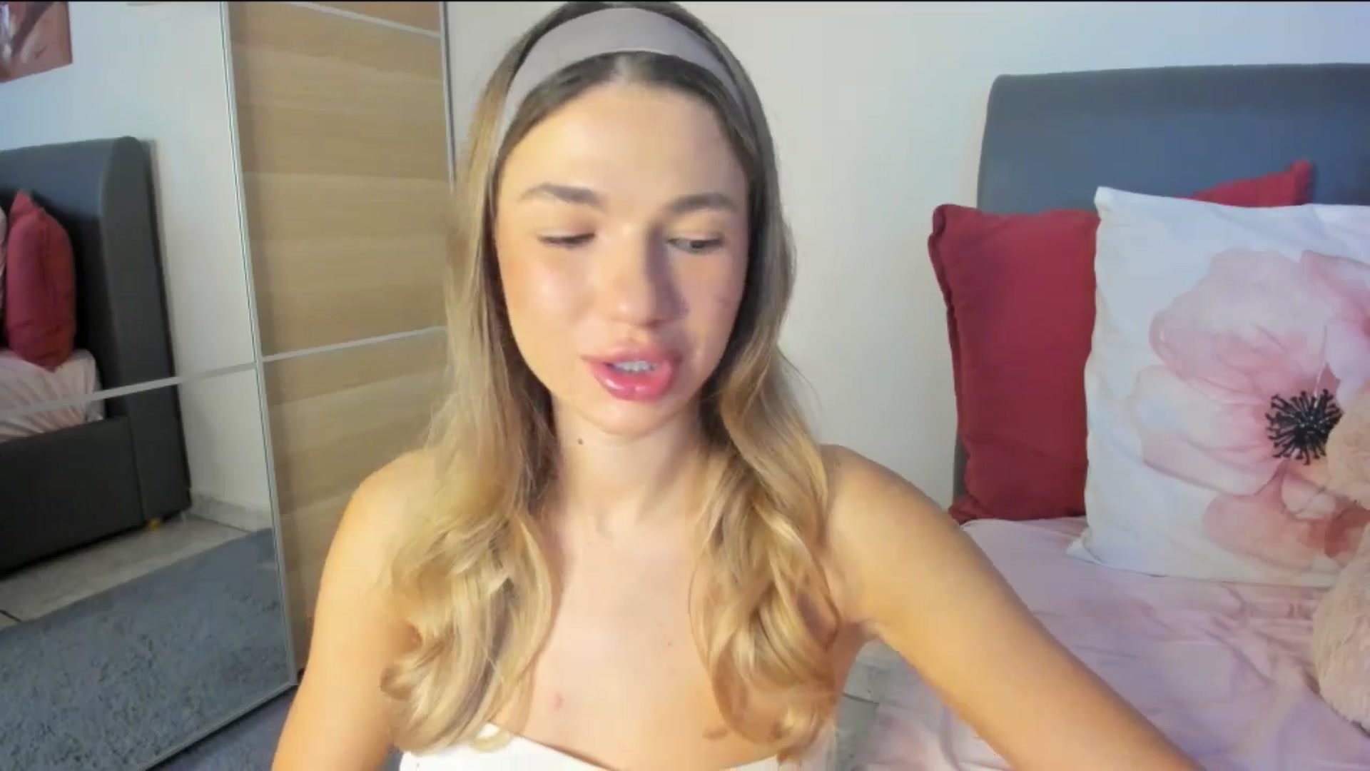 Gallery image thumbnail from Dariadely's myfreecams stream on, 11/22/2025, 08:22 image 5 of 20