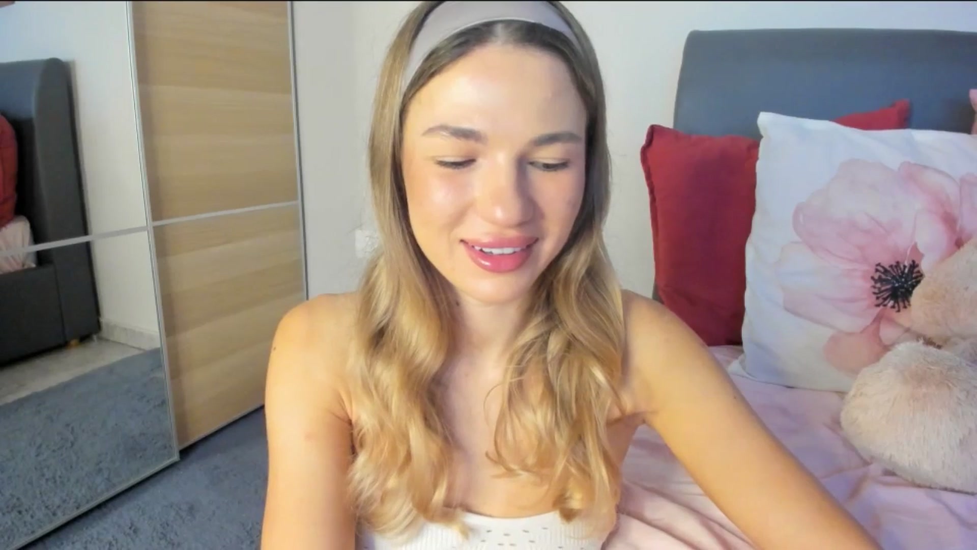 Gallery image thumbnail from Dariadely's myfreecams stream on, 11/22/2025, 08:22 image 14 of 20