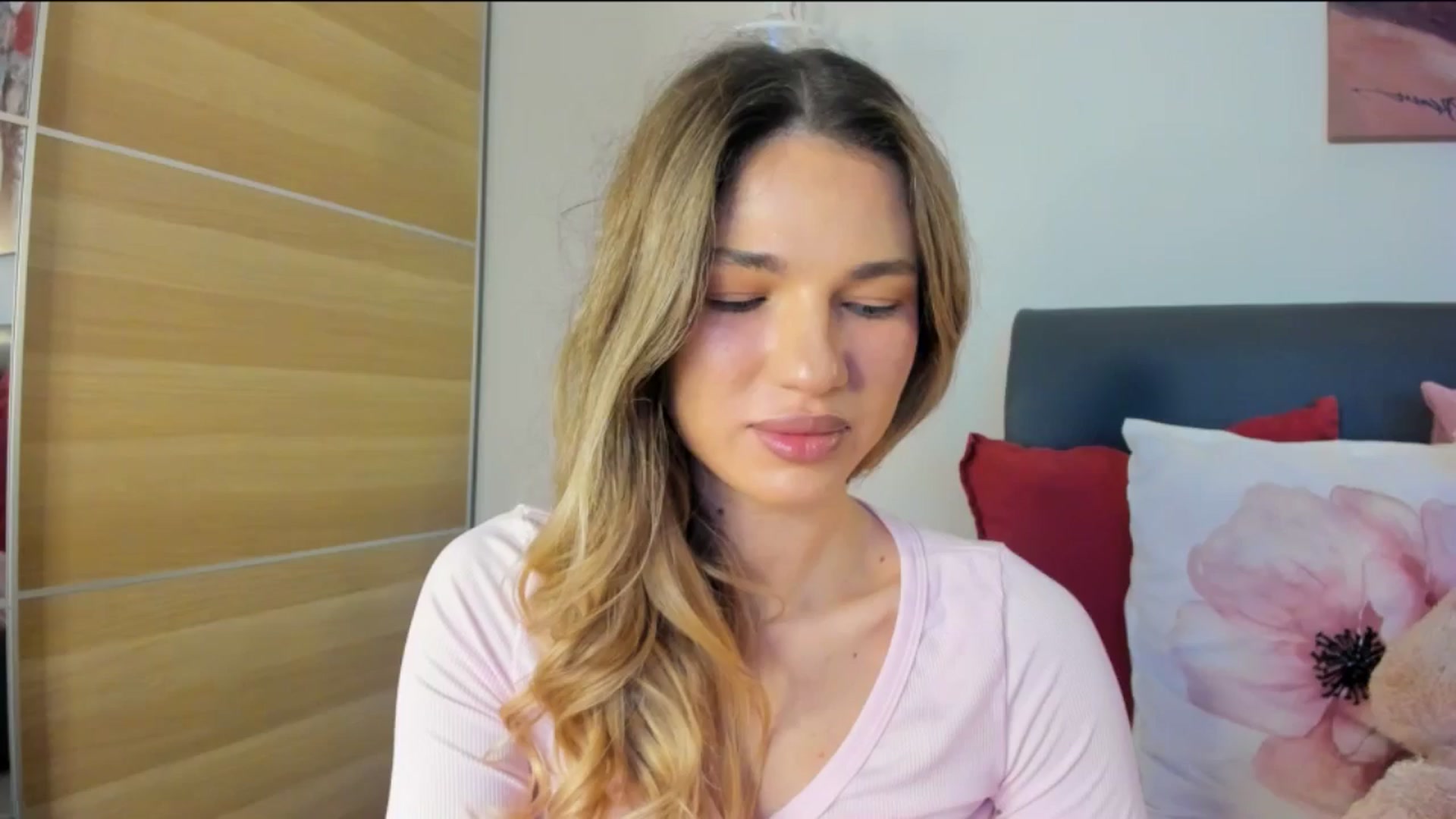Gallery image thumbnail from Dariadely's myfreecams stream on, 11/23/2025, 08:07 image 10 of 20