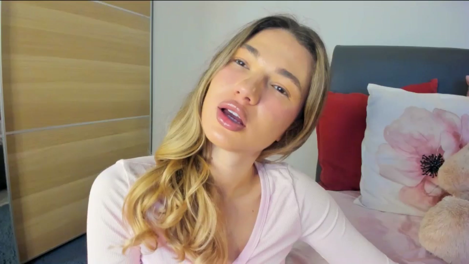 Gallery image thumbnail from Dariadely's myfreecams stream on, 11/23/2025, 08:07 image 20 of 20