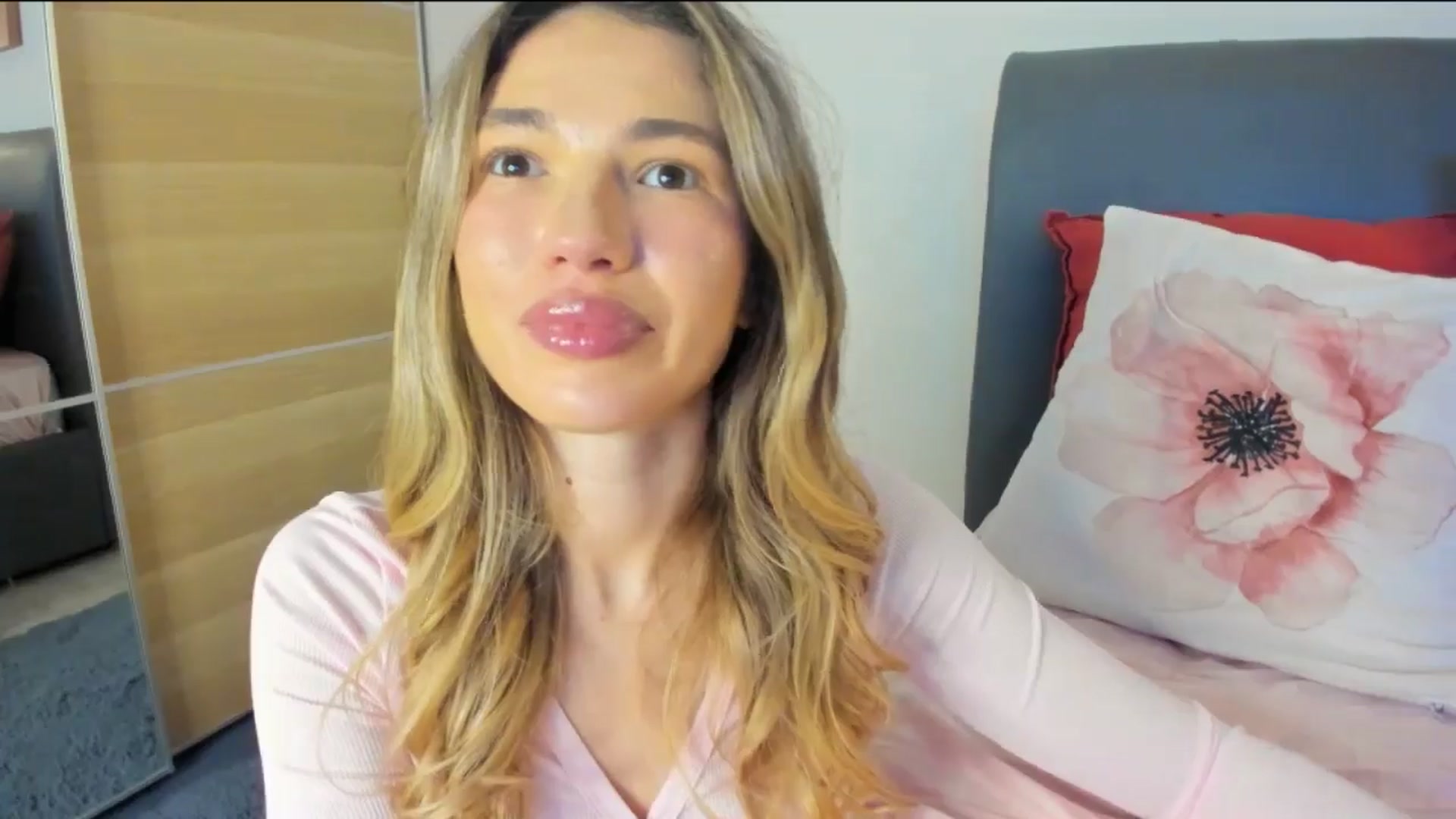 Gallery image thumbnail from Dariadely's myfreecams stream on, 11/23/2025, 10:26 image 6 of 20