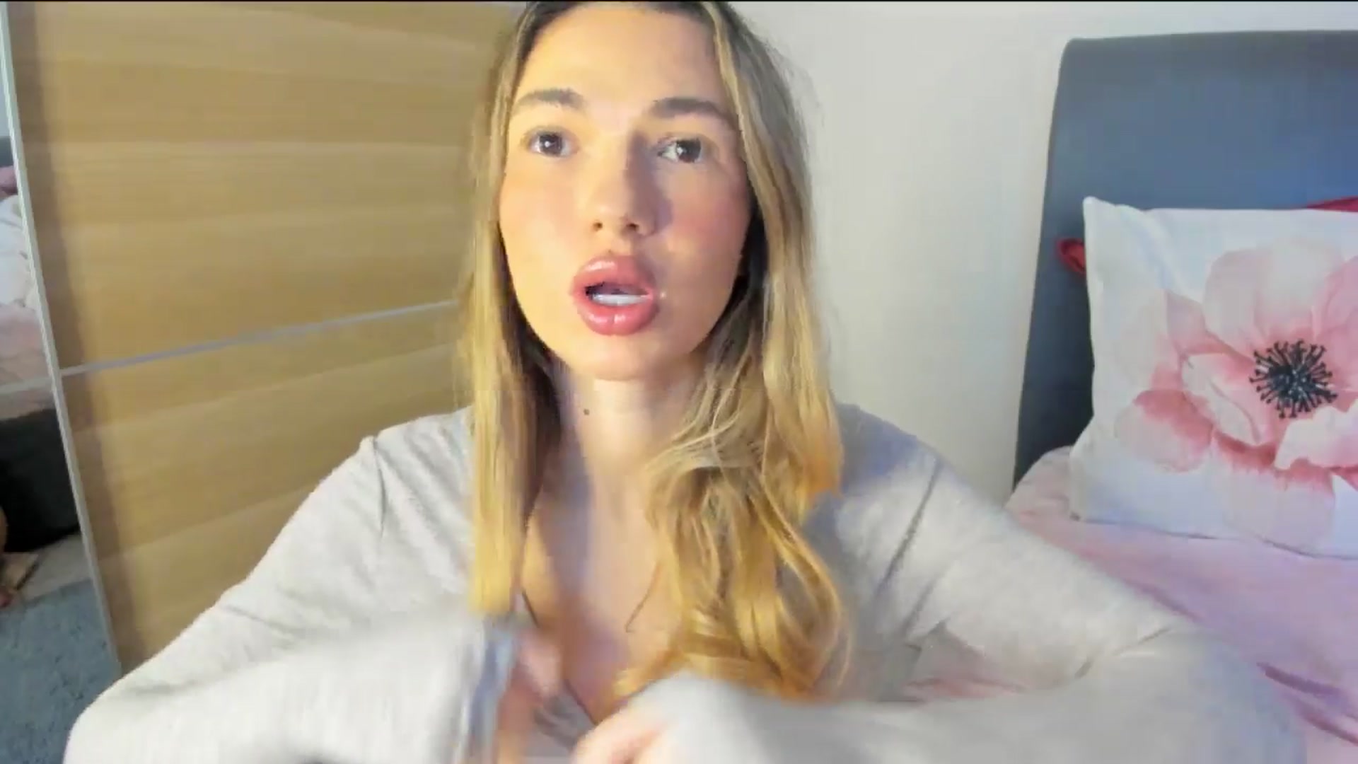Gallery image thumbnail from Dariadely's myfreecams stream on, 11/24/2025, 08:48 image 15 of 20