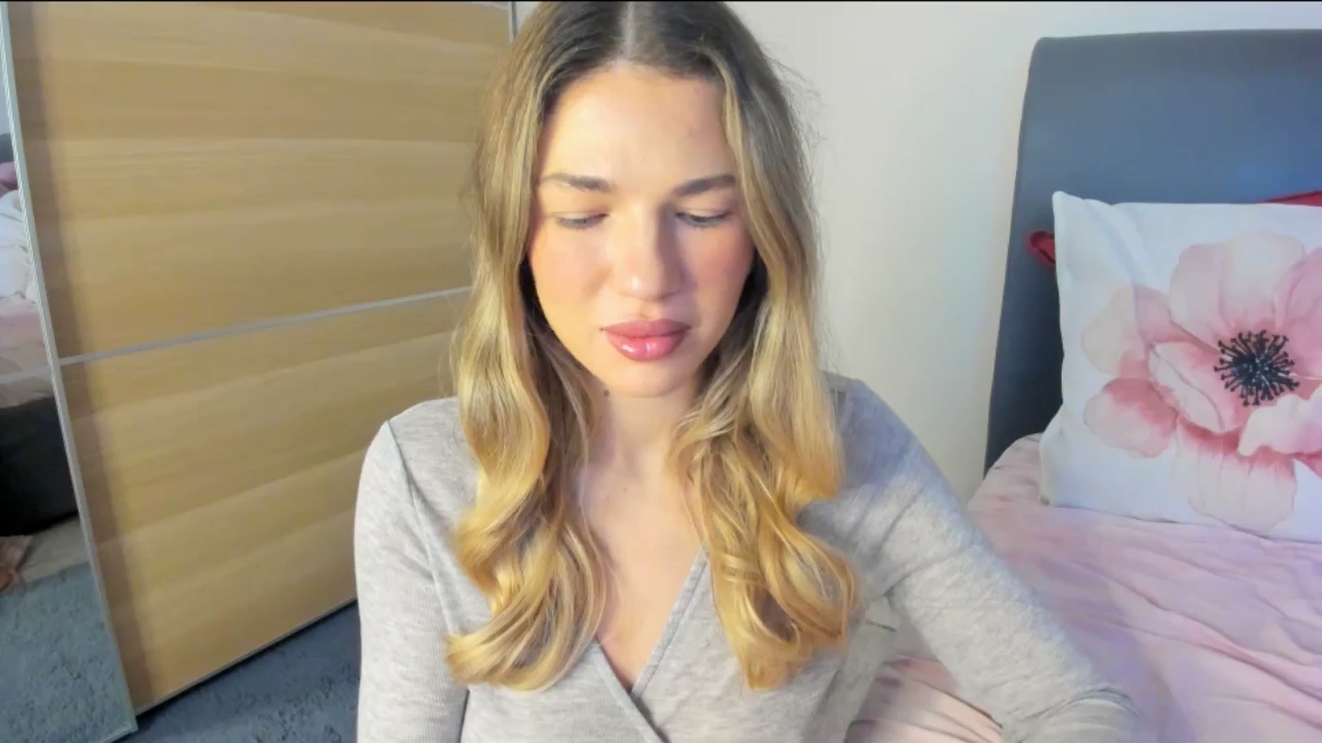 Gallery image thumbnail from Dariadely's myfreecams stream on, 11/24/2025, 08:48 image 16 of 20