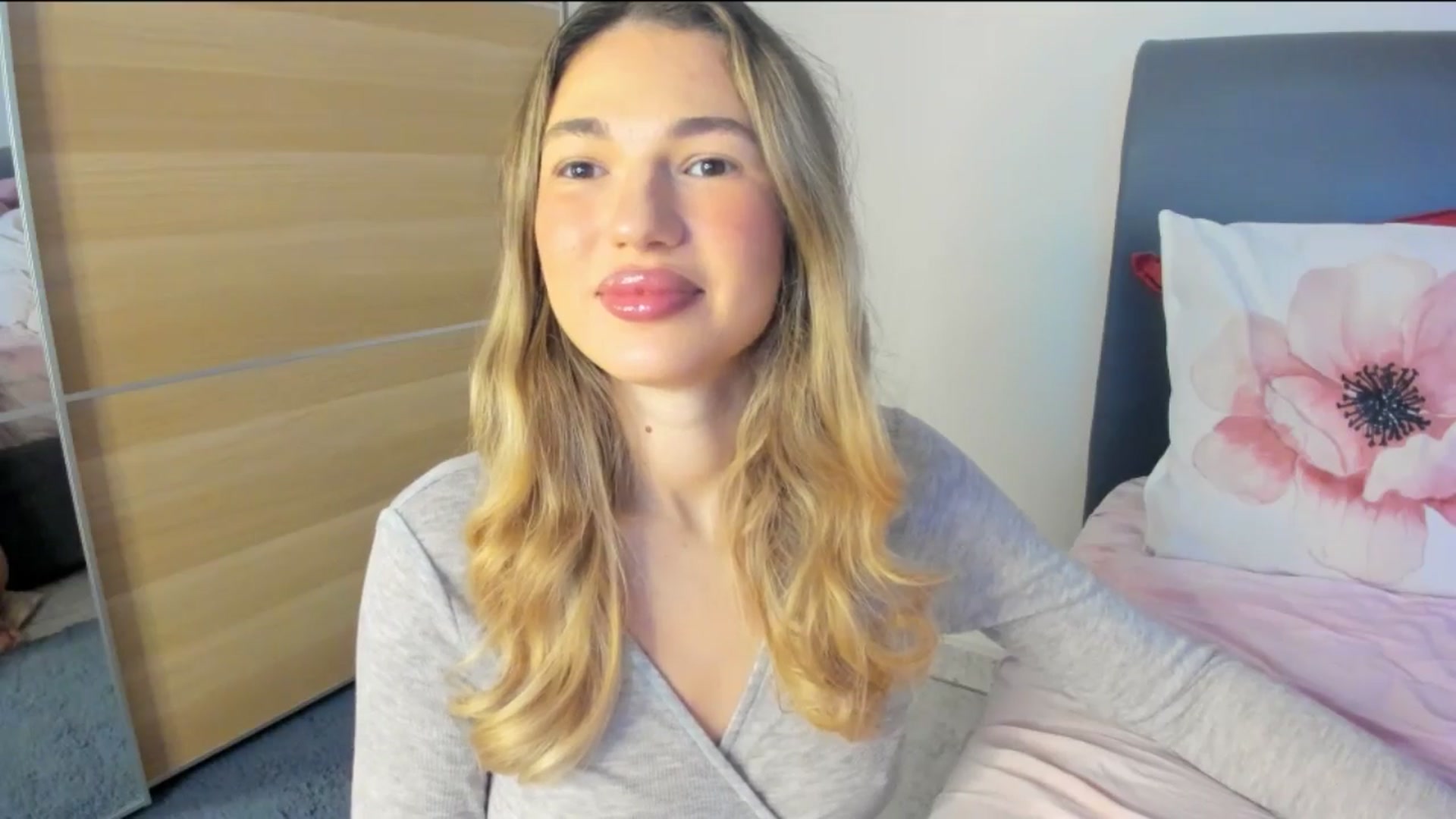 Gallery image thumbnail from Dariadely's myfreecams stream on, 11/24/2025, 08:48 image 11 of 20