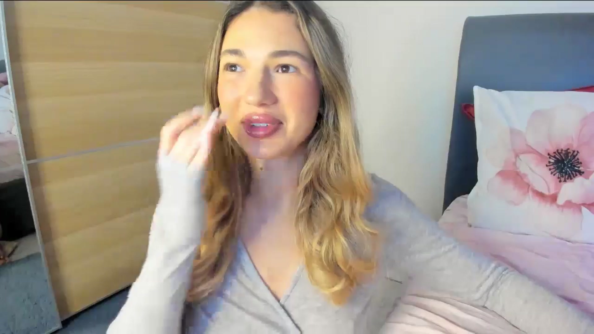 Gallery image thumbnail from Dariadely's myfreecams stream on, 11/24/2025, 08:48 image 10 of 20