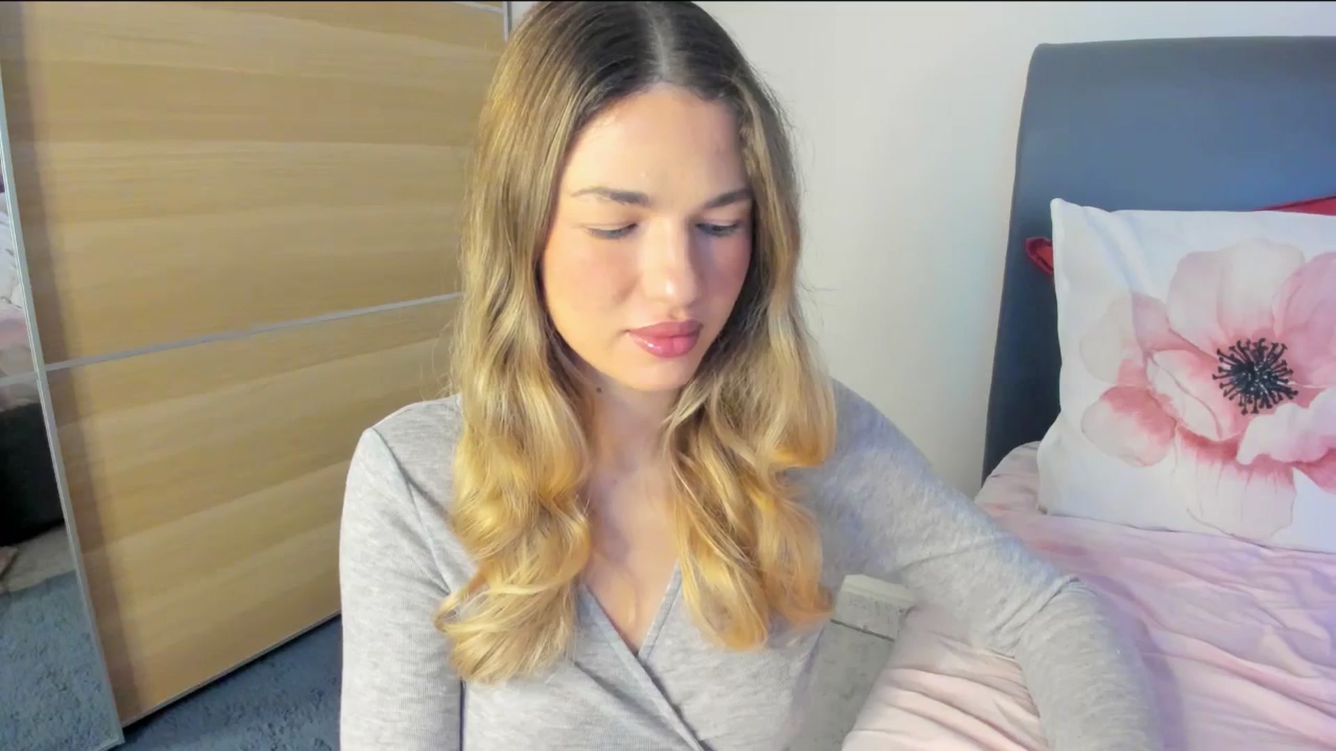 Gallery image thumbnail from Dariadely's myfreecams stream on, 11/24/2025, 08:48 image 2 of 20