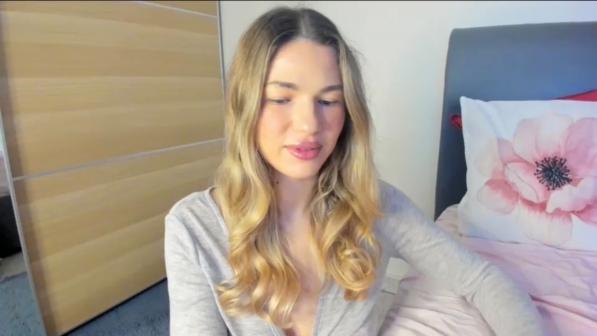 Gallery image thumbnail from Dariadely's myfreecams stream on, 11/24/2025, 10:32 image 6 of 20