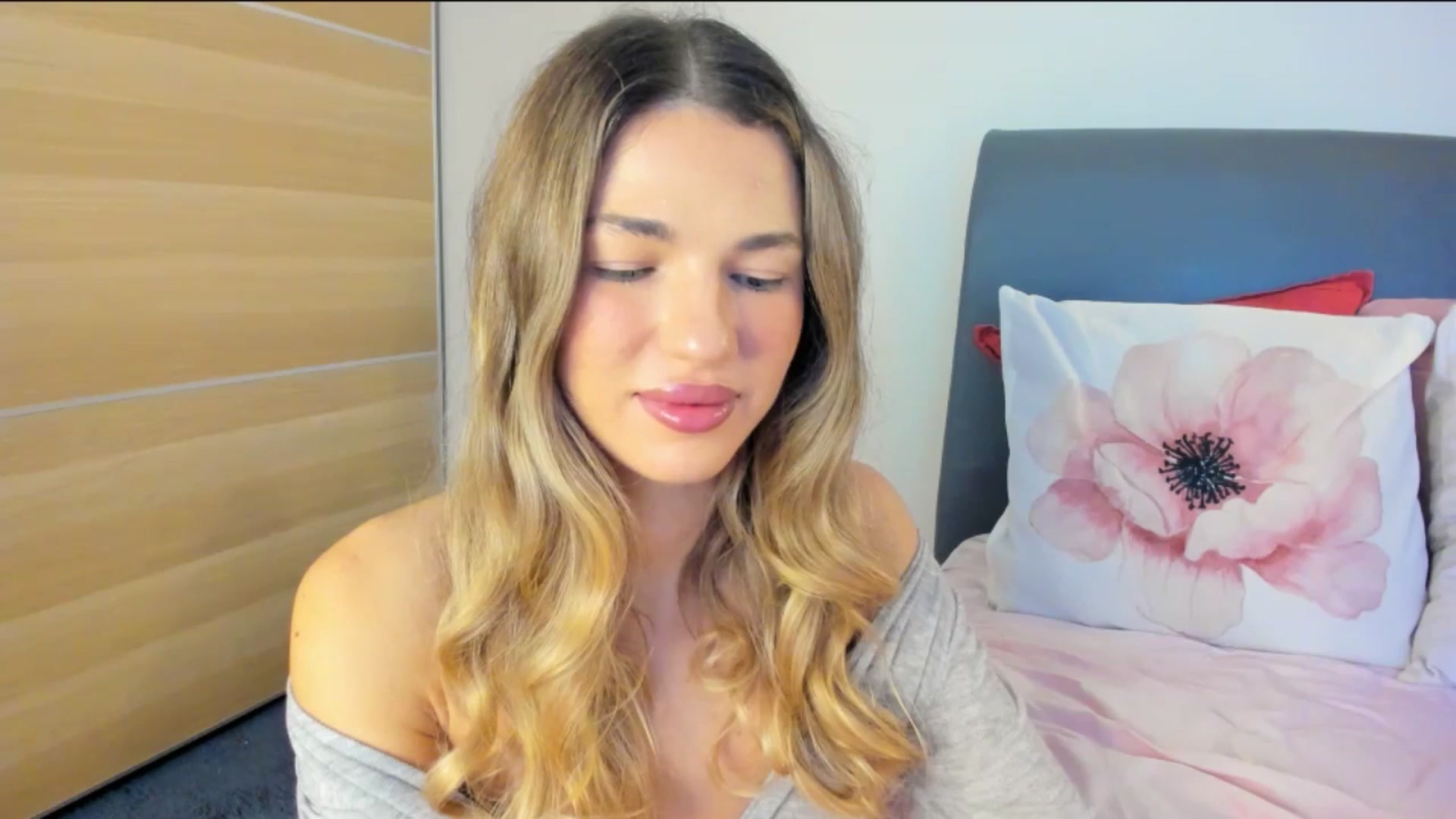Gallery image thumbnail from Dariadely's myfreecams stream on, 11/24/2025, 10:32 image 10 of 20
