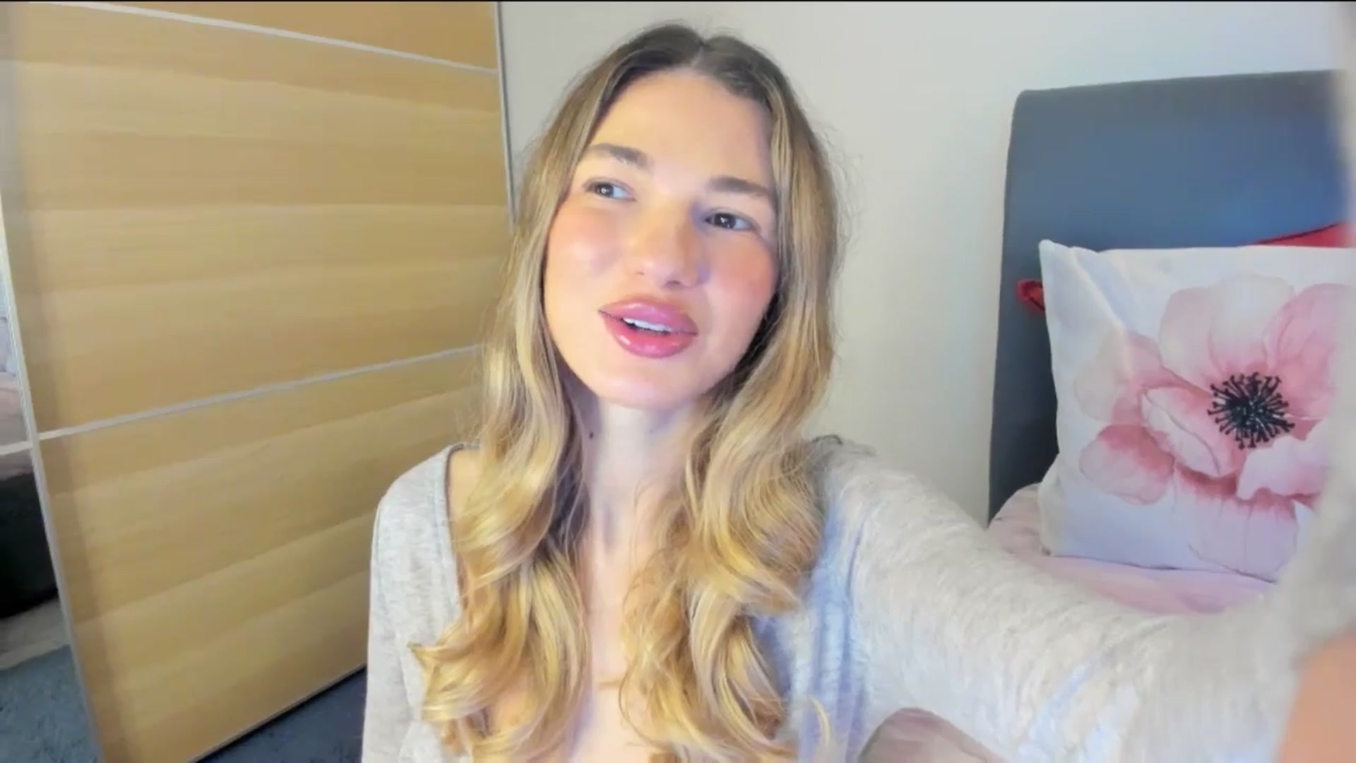 Gallery image thumbnail from Dariadely's myfreecams stream on, 11/24/2025, 10:32 image 16 of 20