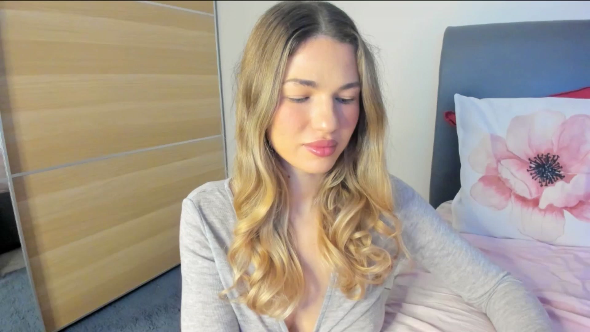 Gallery image thumbnail from Dariadely's myfreecams stream on, 11/24/2025, 10:32 image 4 of 20