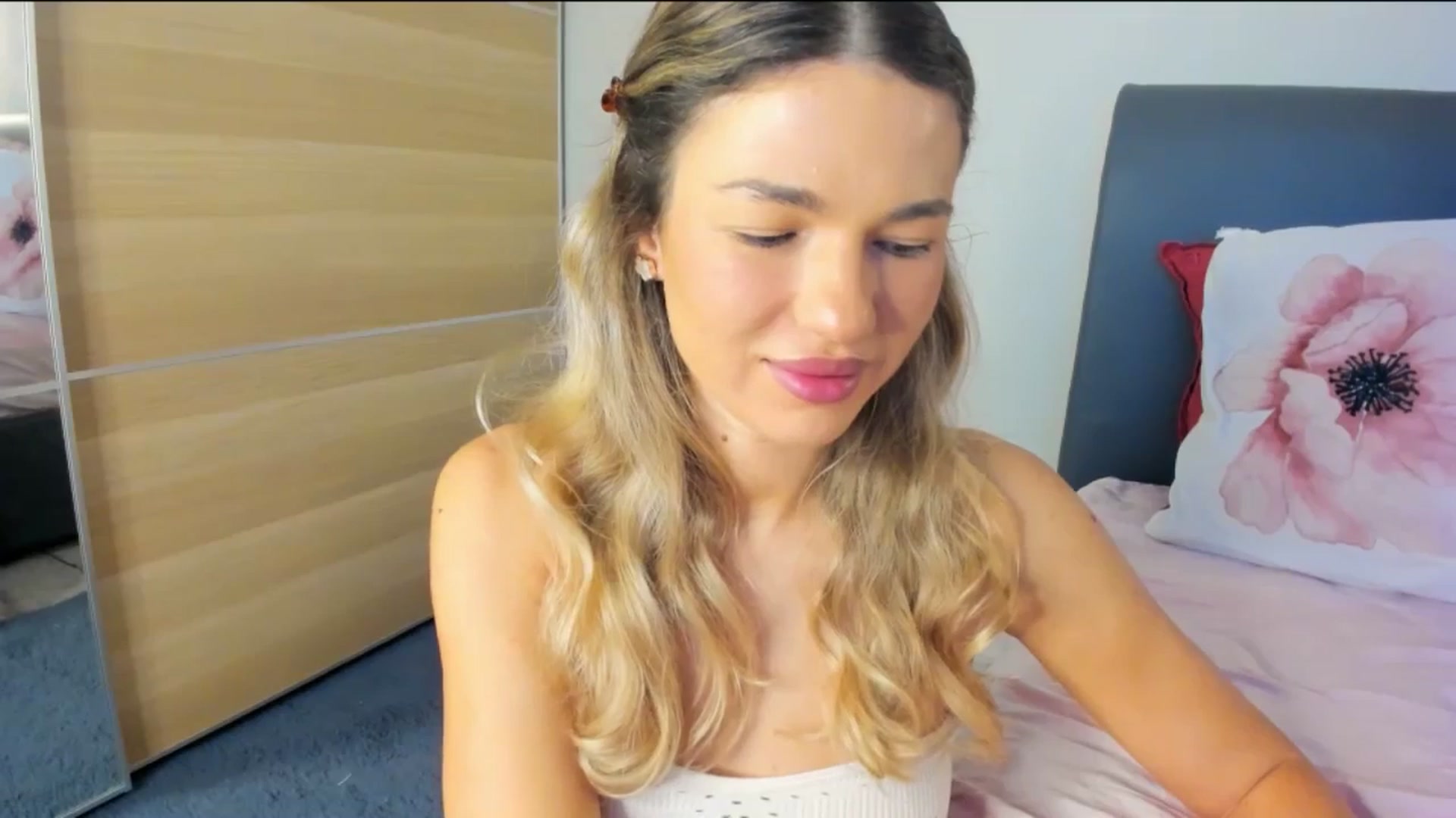 Gallery image thumbnail from Dariadely's myfreecams stream on, 11/27/2025, 08:43 image 9 of 20