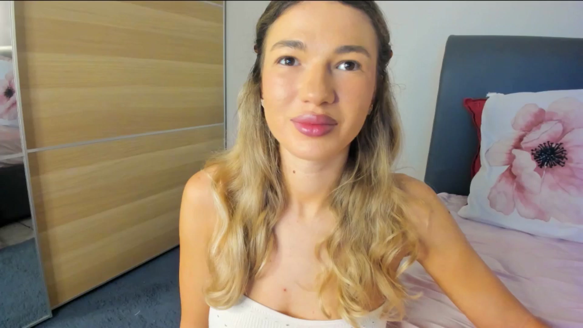 Gallery image thumbnail from Dariadely's myfreecams stream on, 11/27/2025, 08:43 image 7 of 20