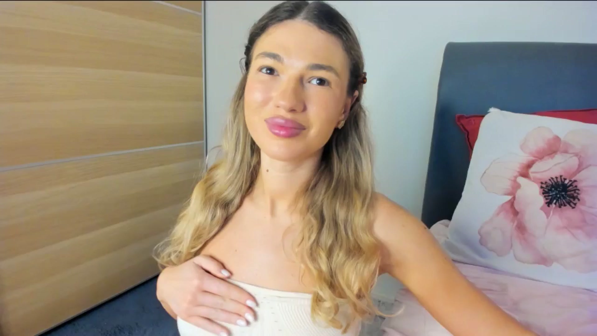 Gallery image thumbnail from Dariadely's myfreecams stream on, 11/27/2025, 10:33 image 11 of 20