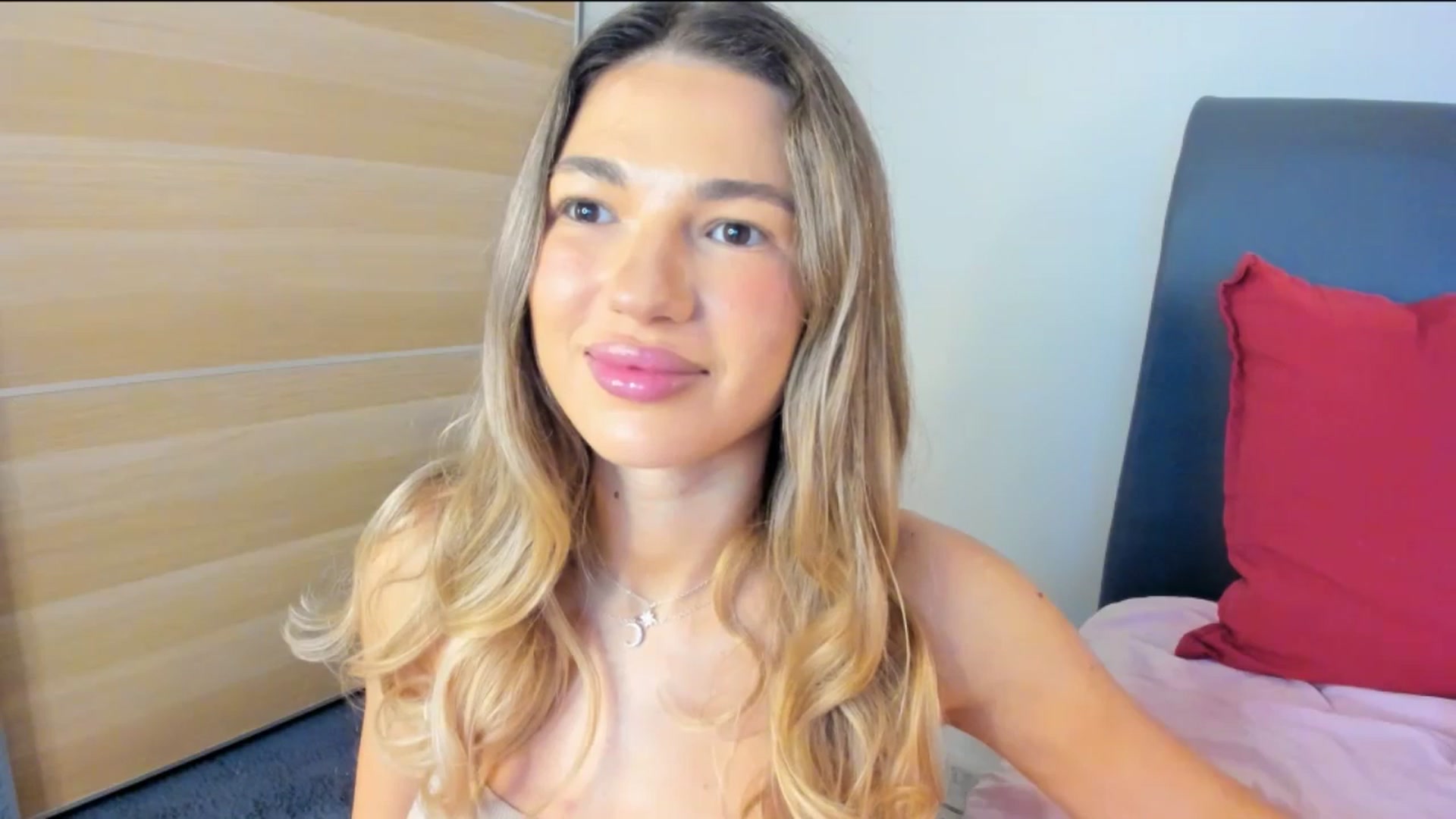 Gallery image thumbnail from Dariadely's myfreecams stream on, 12/02/2025, 08:44 image 13 of 20