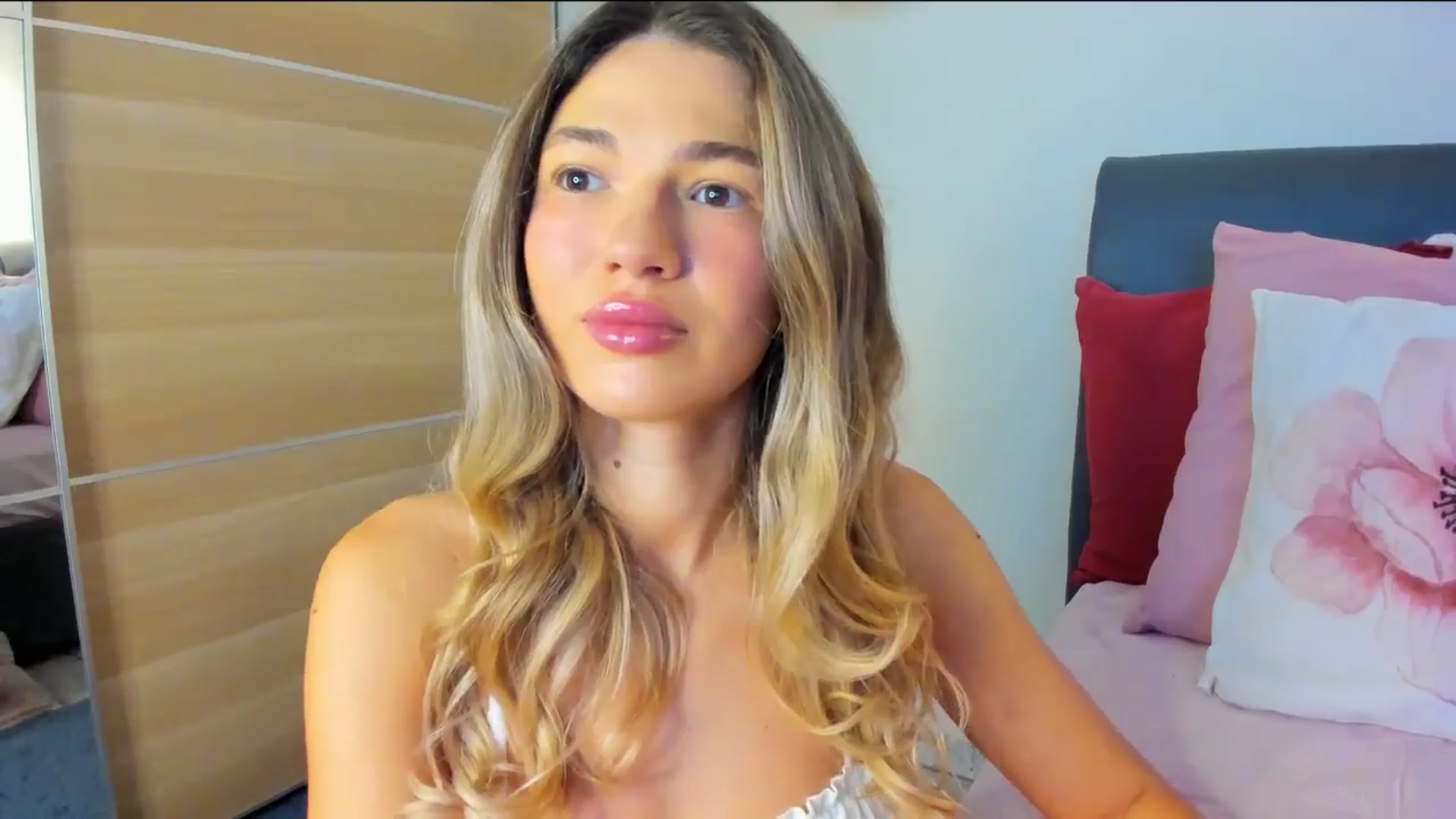 Gallery image thumbnail from Dariadely's myfreecams stream on, 12/27/2025, 07:57 image 8 of 20